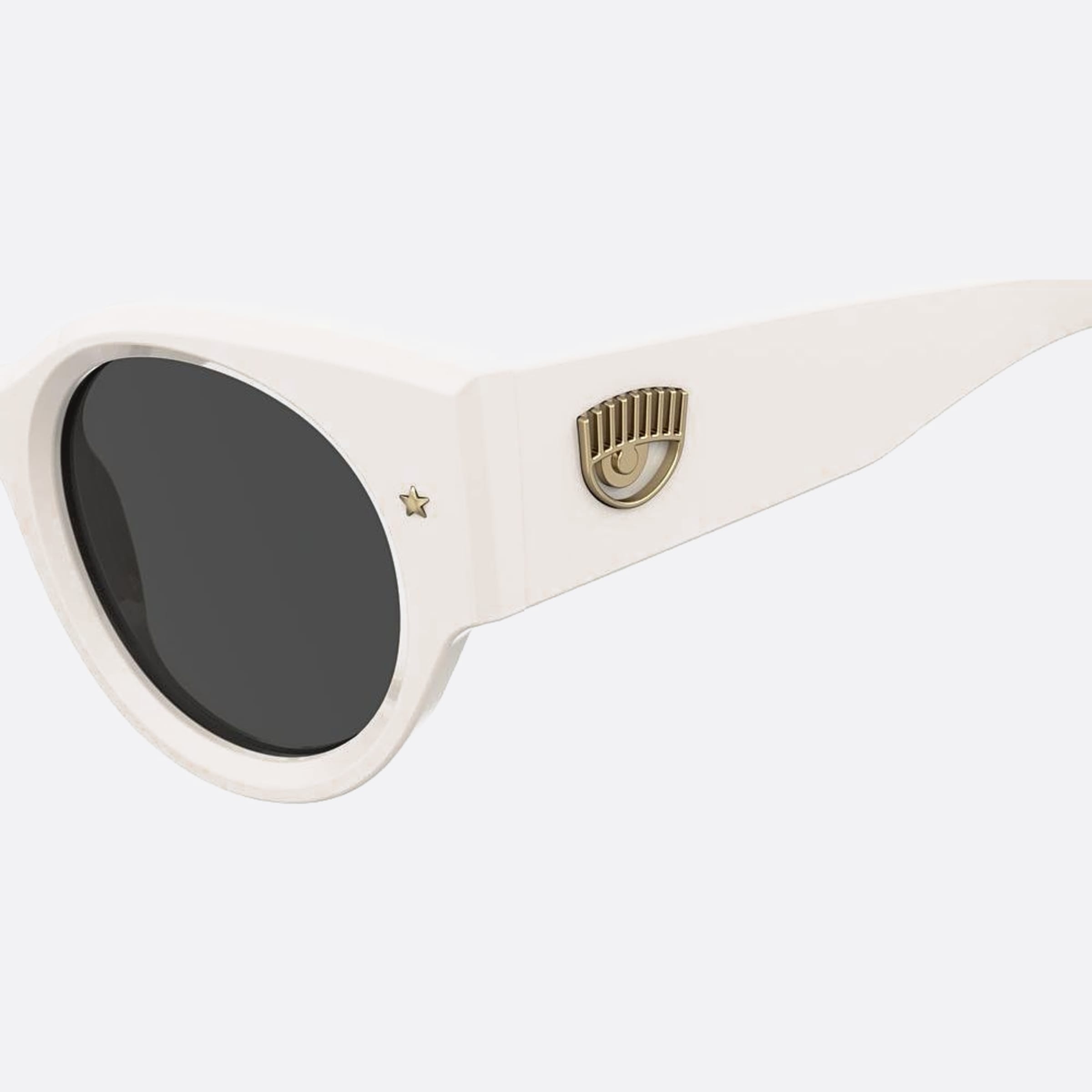 Chiara 47mm Ferragni Vk6 White Squared Women Sunglasses - Lifestyle Shot