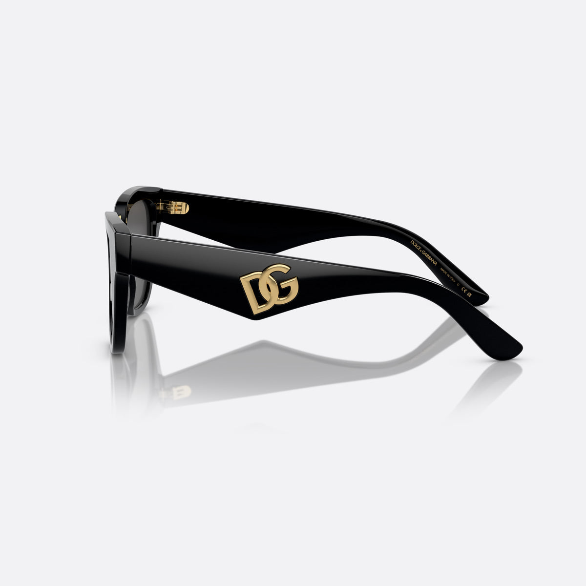 Ochelari de soare Dolce & Gabbana DG4437 501/87, fluture negru, pentru femei, placă cu logoul brandului pe braț, brațe late cu placă, vedere laterală