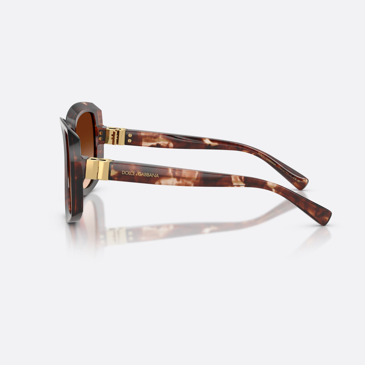 Dolce & Gabbana DG4495 322274 sunglasses, red square frame for women, plain bridge, brand lettering on temples, full-rim frame, side view