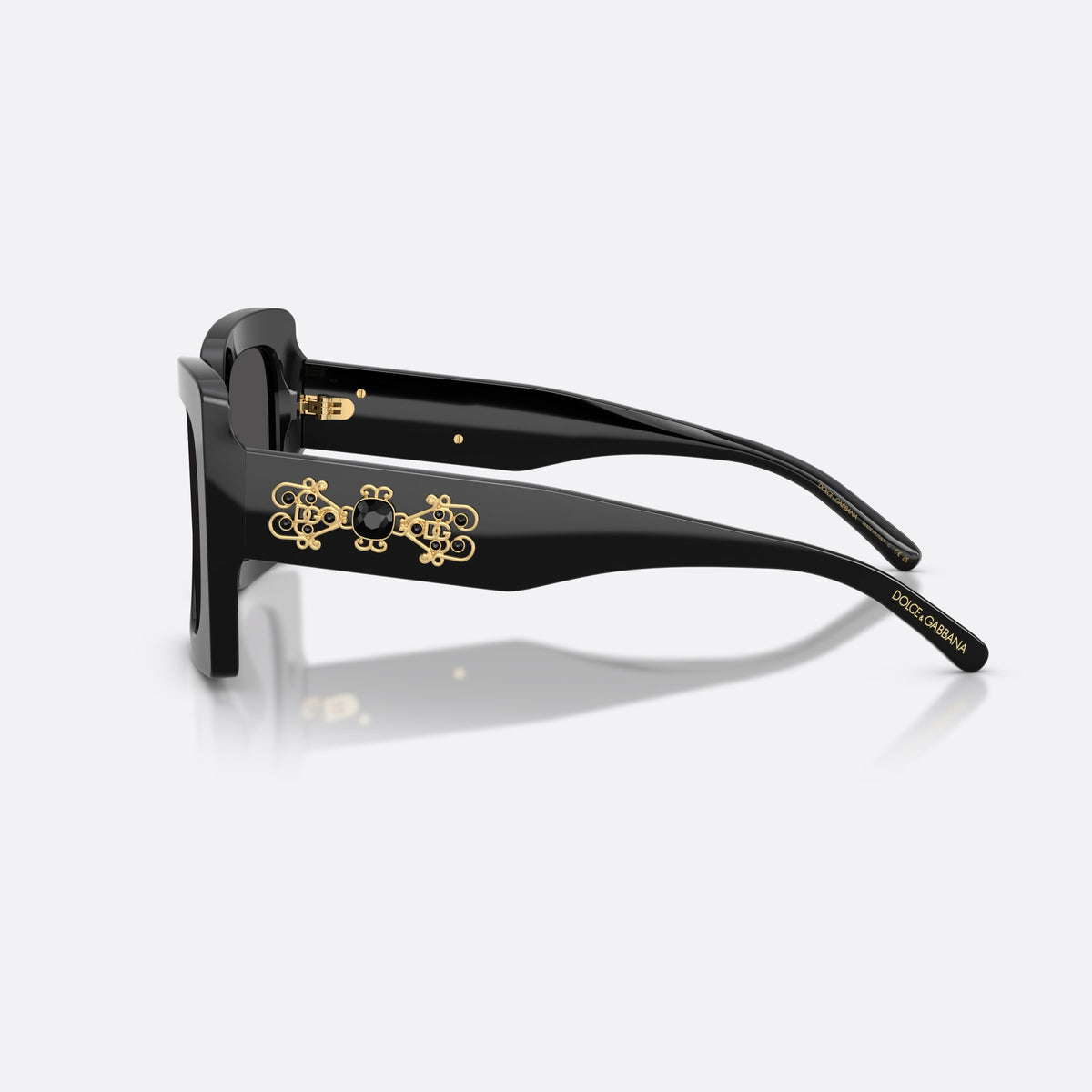 Dolce & Gabbana DG4525B 501/87 sunglasses, black square frame for women, plain bridge with wide center, full-rim frame, side view