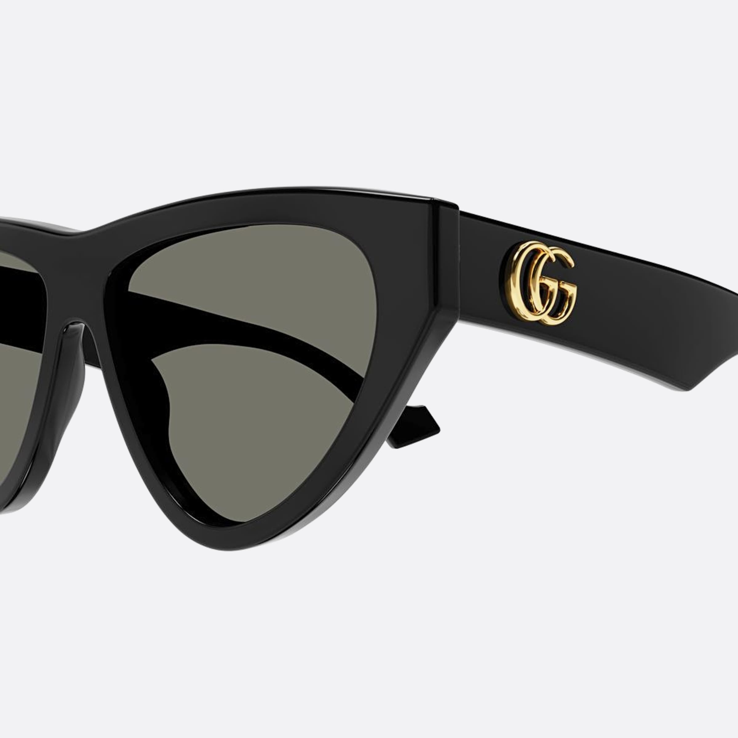 Gucci 58mm Black Geometric Woman Sunglasses - Lifestyle Shot
