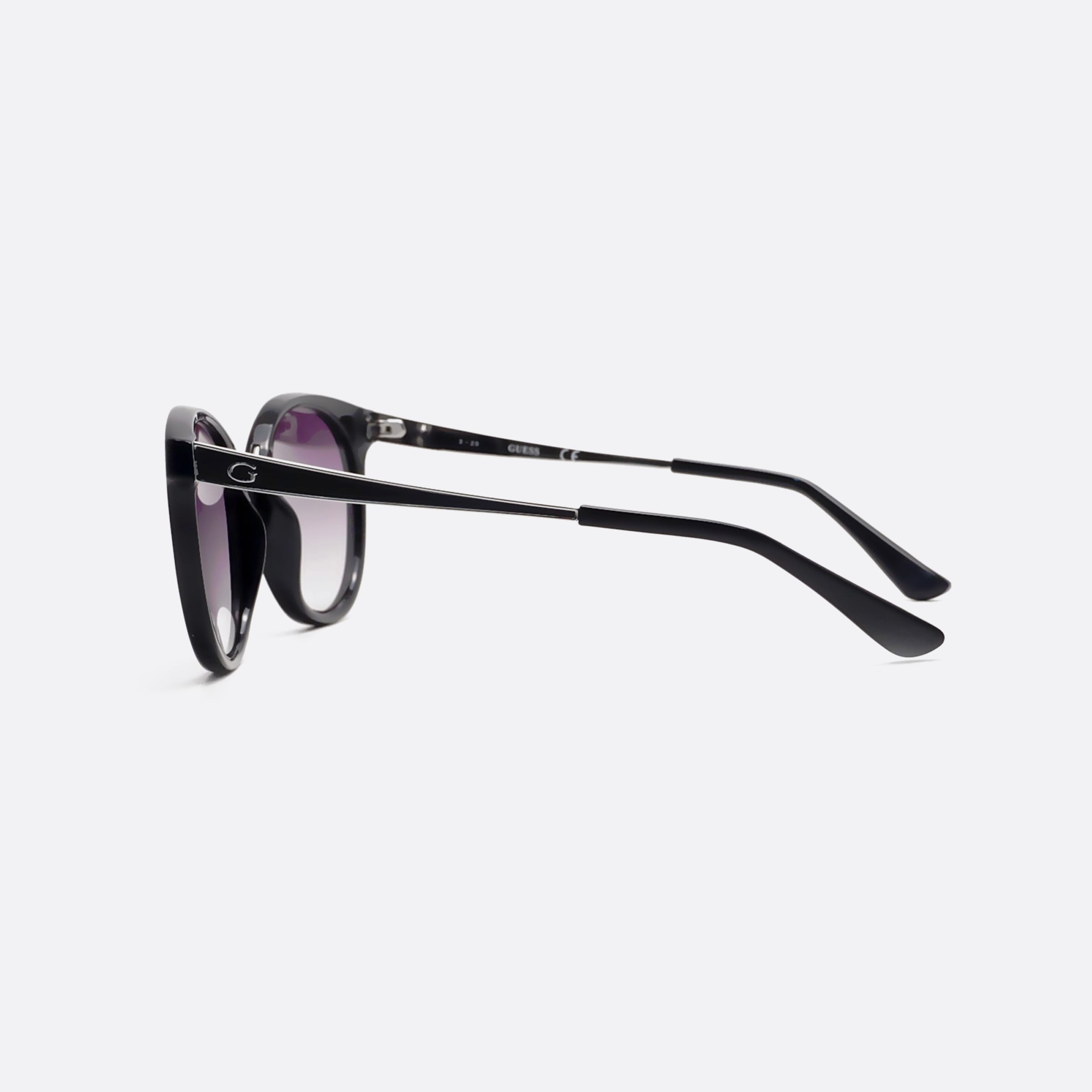 Guess 52mm Gu7459 01b Black Oval Unisex Sunglasses - Detail View
