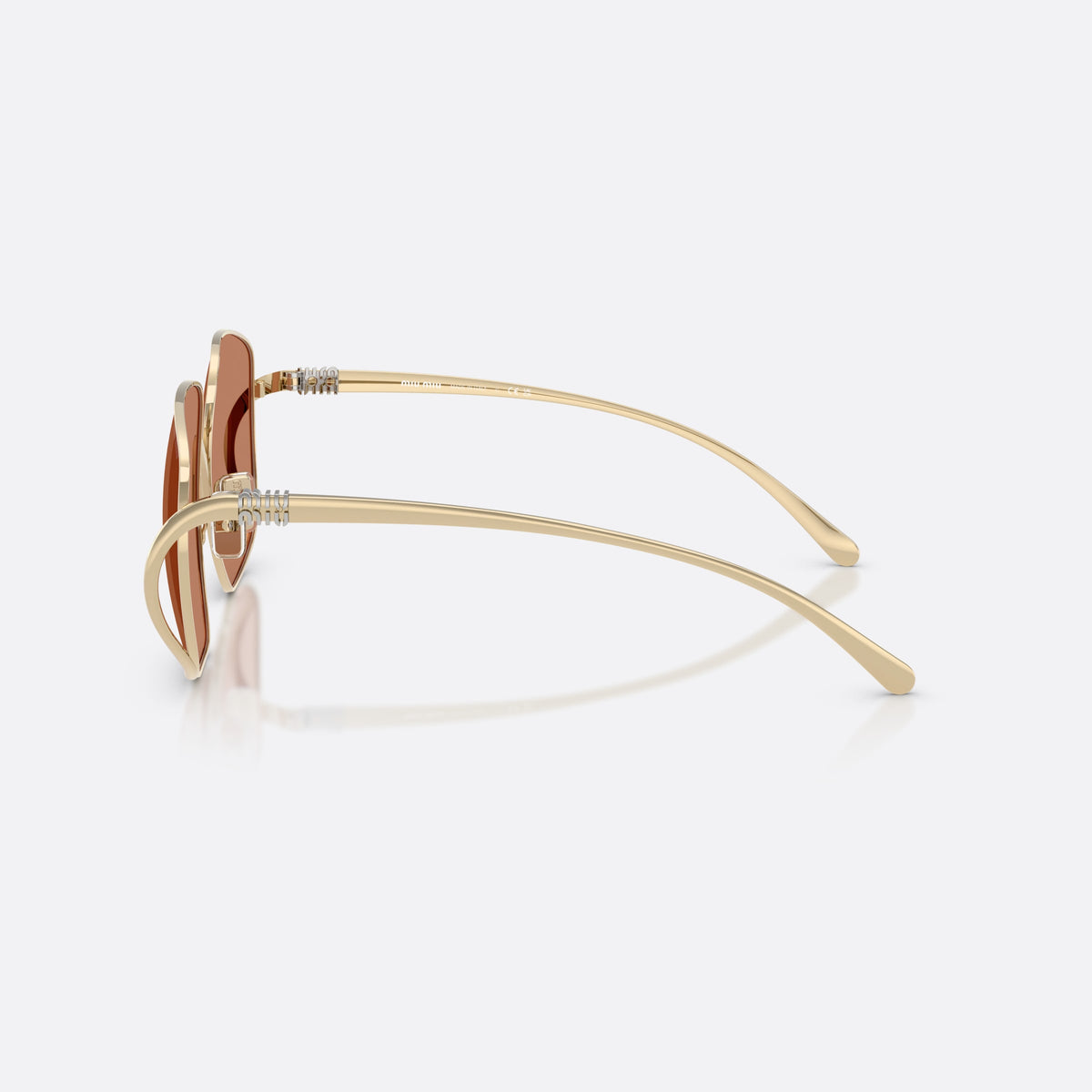Ochelari de soare Miu Miu MU A57S ZVN90Q, patrati auriu, pentru femei, punte metalică subțire arcuită, literele brandului pe brațe, vedere laterală