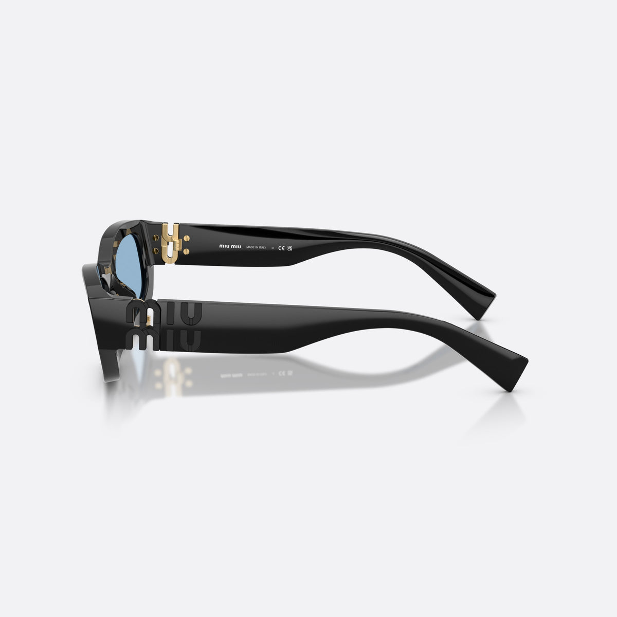 Ochelari de soare Miu Miu MU B04S 16K30U, neregulat negru, pentru femei, punte integrată simplă, literele brandului pe brațe, vedere laterală