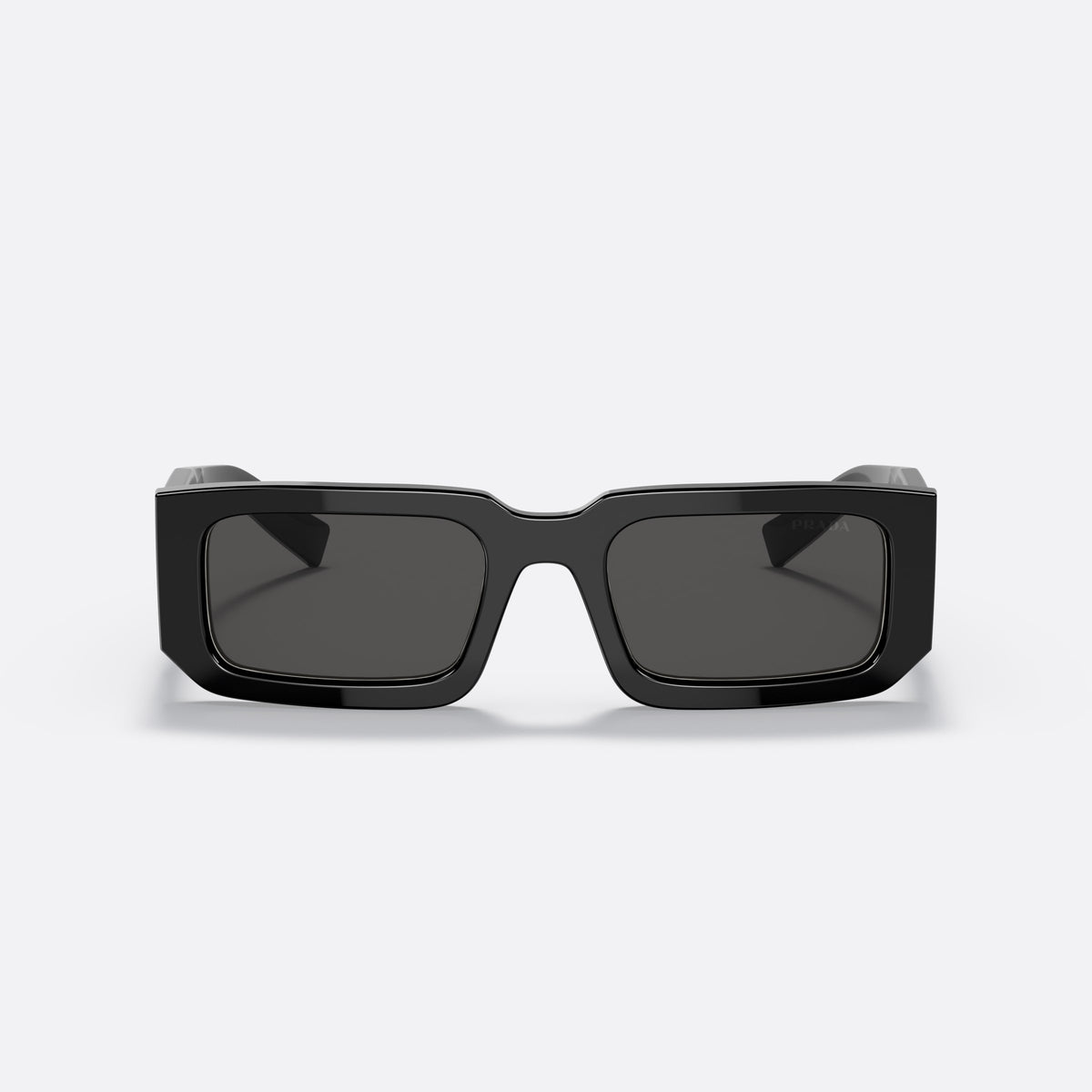 Ochelari de soare Prada PR 06YS 53, rectangulari negru, pentru bărbați, punte simplă, integrată, literele brandului pe brațe, vedere din față