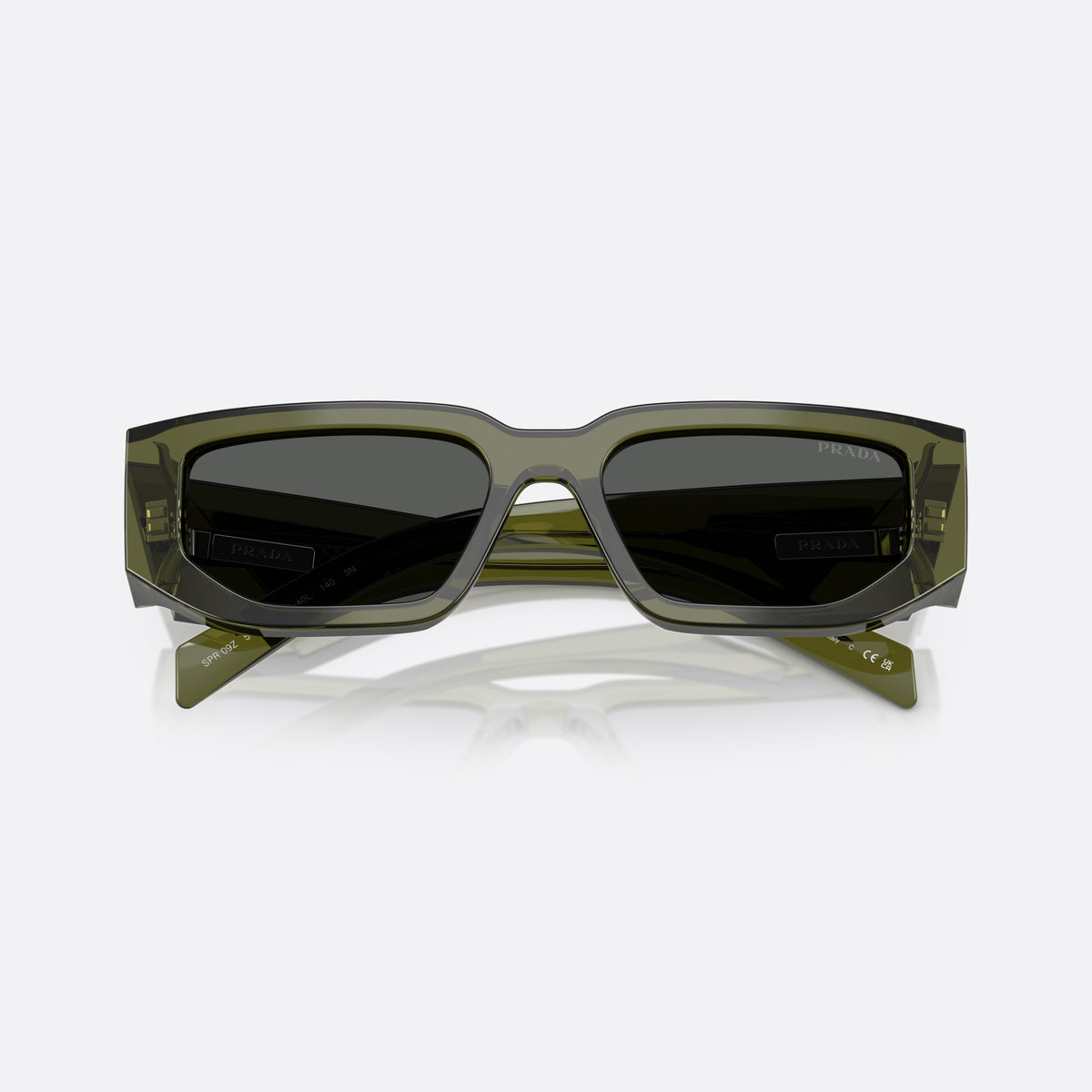 Ochelari de soare Prada PR 09ZS 25A40L GNDG, geometrica verde, pentru bărbați, punte simplă cu profil subțire, litere ale brandului pe braț, cu brațele pliate