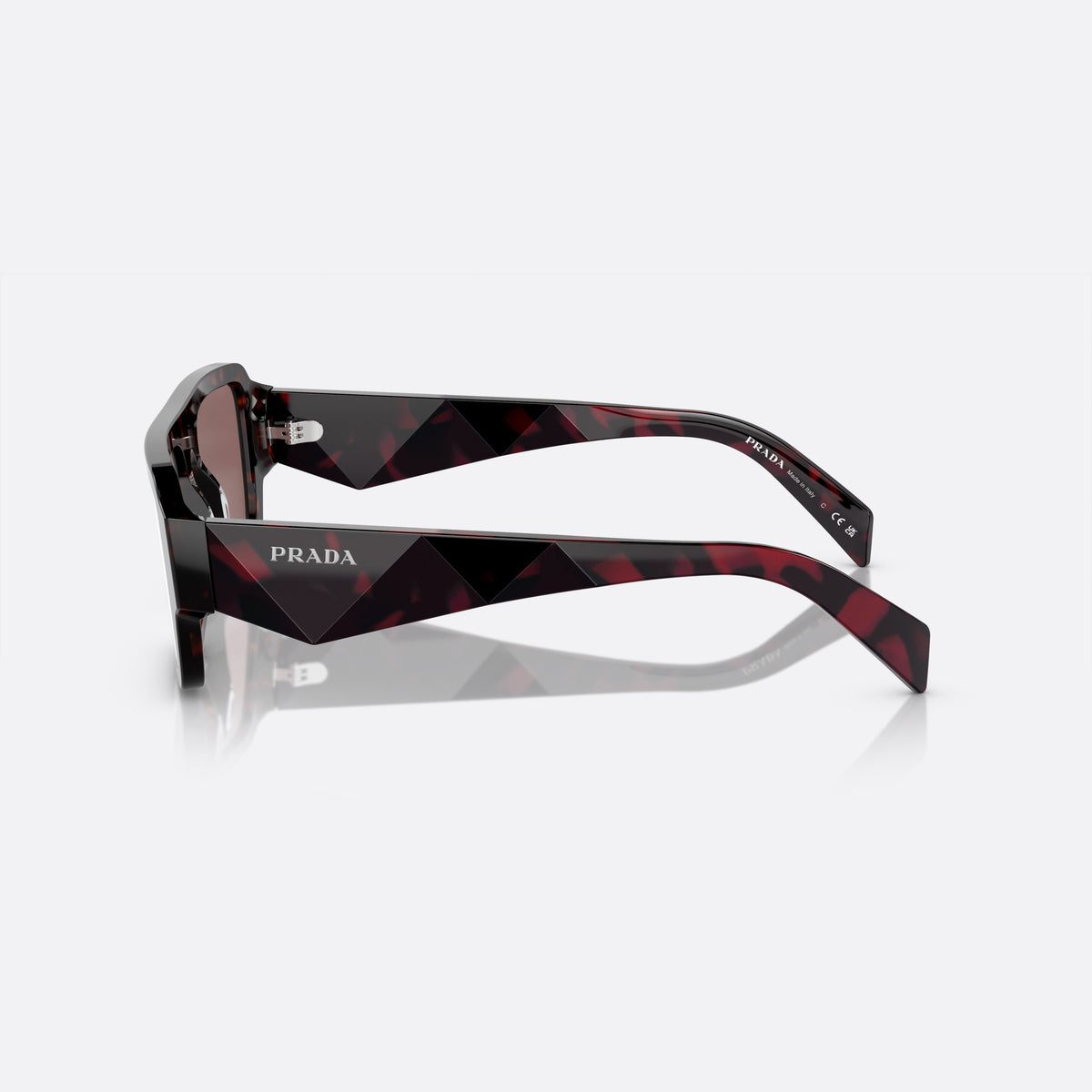 Ochelari de soare Prada PR A05S 17N-90B S, geometrica maro, pentru bărbați, punte simplă, literele brandului pe brațe, ramă completă, vedere laterală