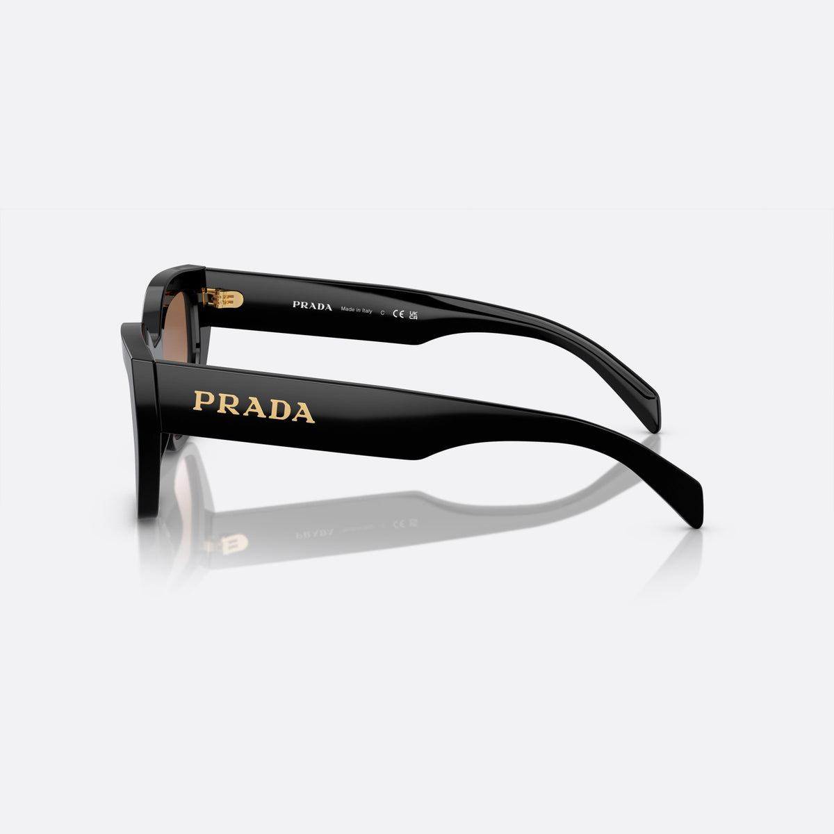 Ochelari de soare Prada PR A09S 1AB-0A6, fluture negru, pentru femei, punte simplă, literele brandului pe brațe, ramă completă, vedere laterală