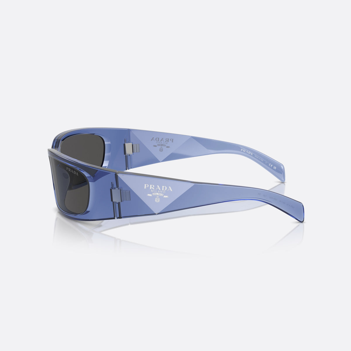 Prada PR A19S 15R-5S0 sunglasses, violet squared frame for men, plain integrated bridge, brand lettering on lens, side view