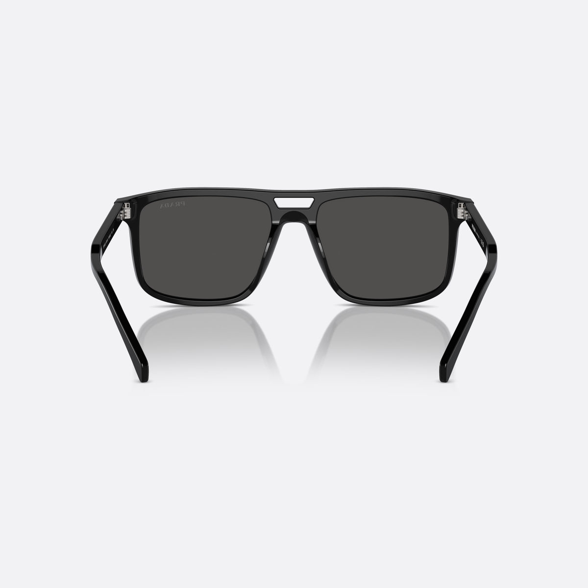 Ochelari de soare Prada PR A22S A22S, rectangulari negru, pentru bărbați, punte keyhole, litere ale brandului pe brațe, ramă completă, vedere din spate
