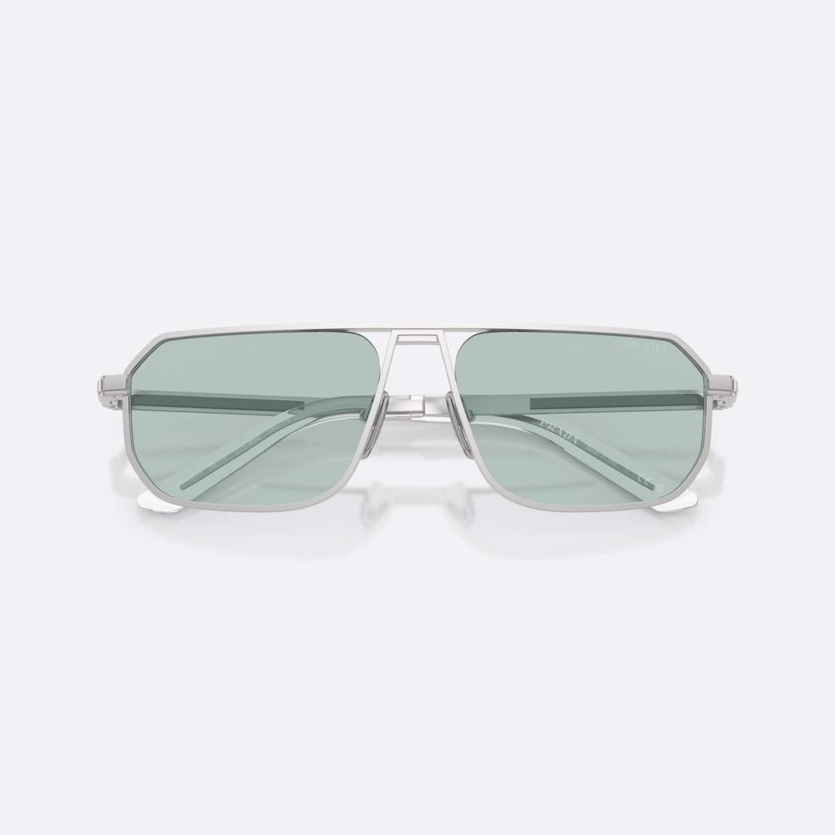 Ochelari de soare Prada PR A53S 27540N, pillow argintiu, pentru bărbați, punte dublă cu bară superioară, literele brandului pe brațe, cu brațele pliate