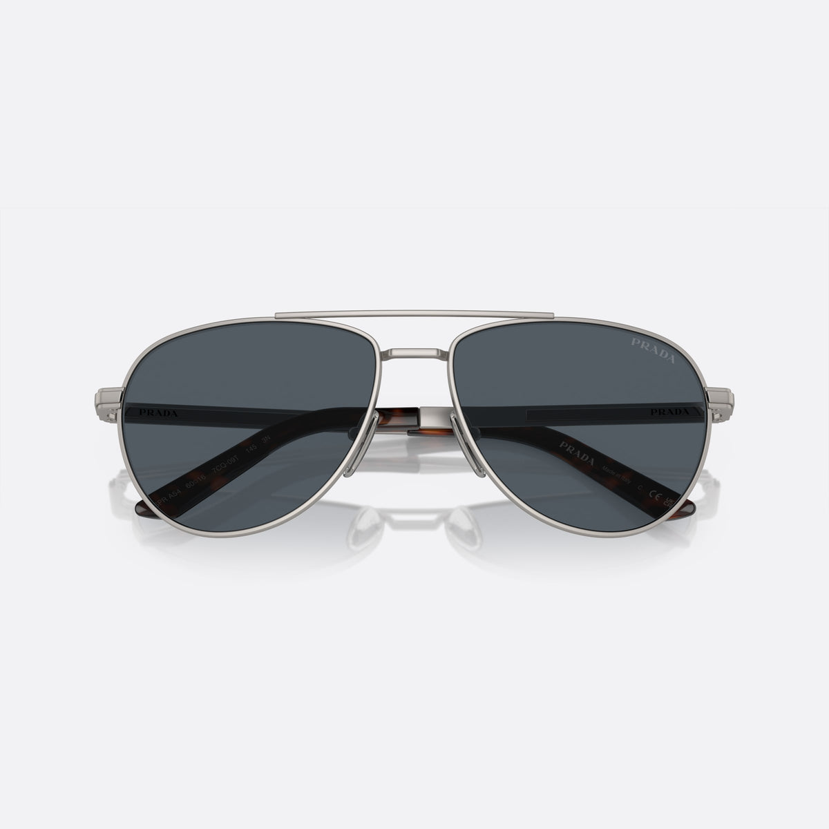 Ochelari de soare Prada PR A54S 7CQ-09T, pilot gri, pentru bărbați, punte dublă cu bară superioară, literele brandului pe brațe, cu brațele pliate
