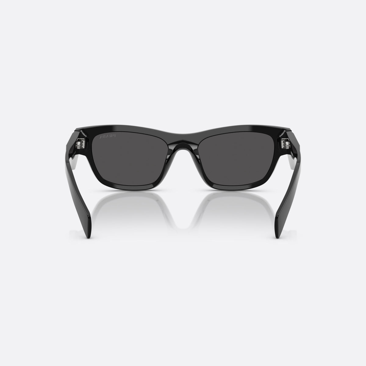 Ochelari de soare Prada PR B09S 16K08Z, fluture negru, pentru femei, punte simplă, placă cu logo triunghiular pe braț, vedere din spate