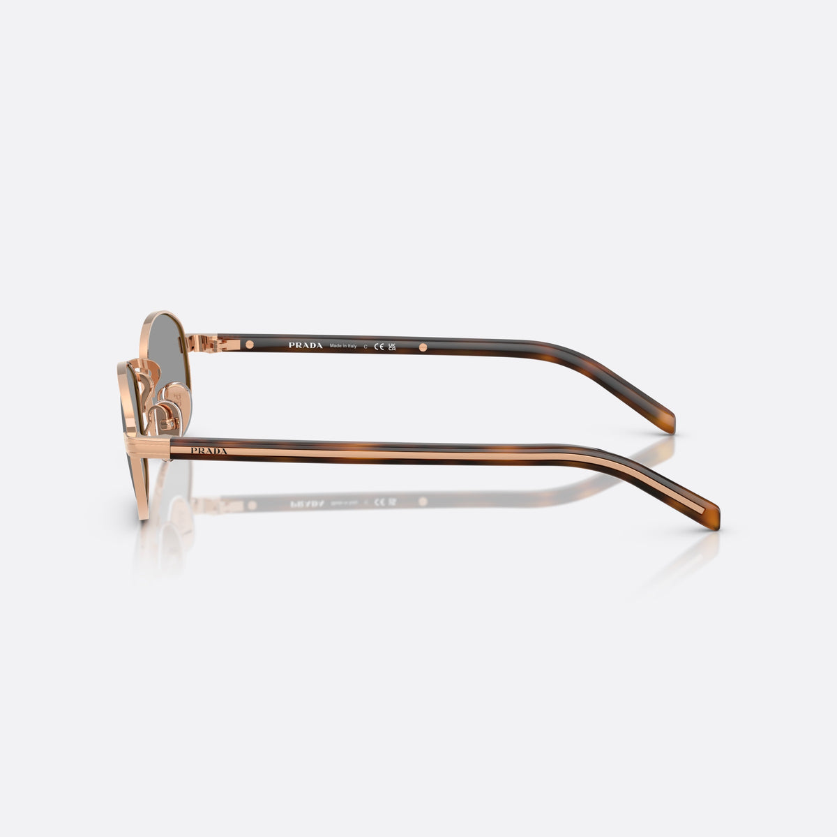 Ochelari de soare Prada PR B53S SVF50Q, ovali auriu, pentru femei, punte metalică simplă, litere ale brandului pe brațe, vedere laterală