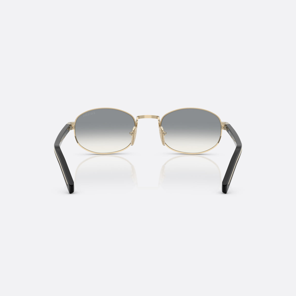 Ochelari de soare Prada PR B53S ZVN02C, ovali auriu, pentru femei, punte metalică simplă, literele brandului pe brațe, vedere din spate