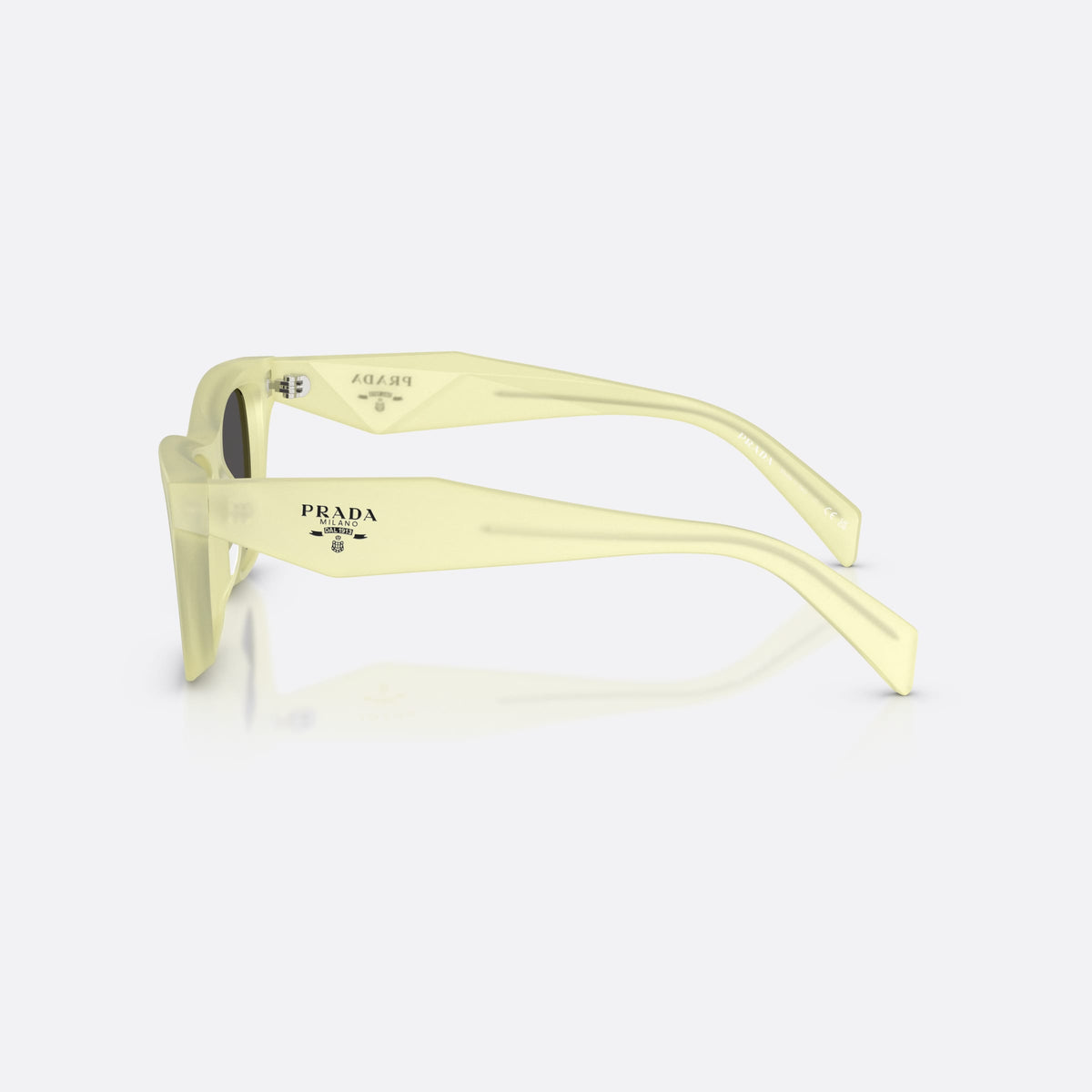 Ochelari de soare Prada PR C07S 21G08Z, fluture galben, pentru femei, punte simplă, literele brandului pe brațe, ramă completă, vedere laterală