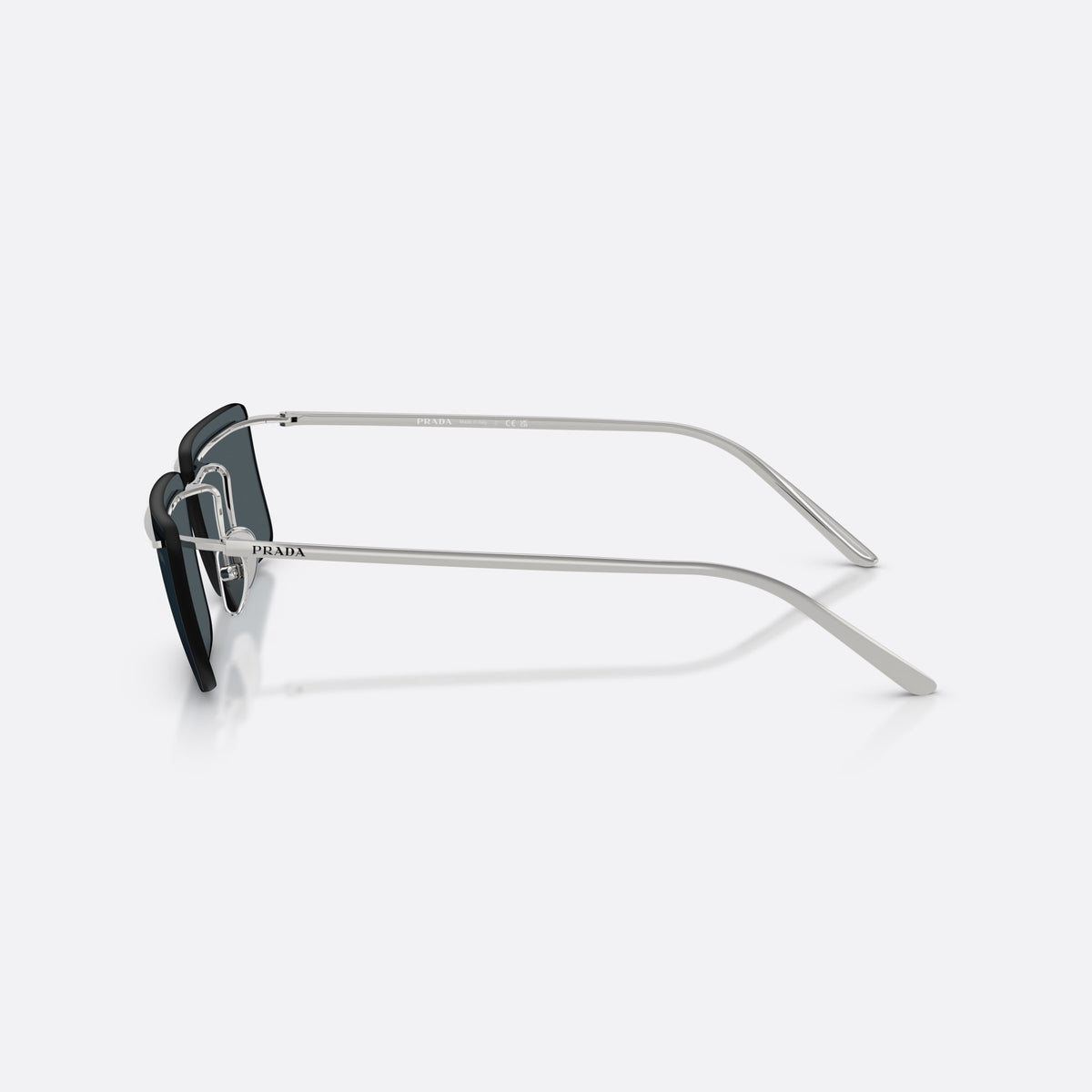 Ochelari de soare Prada PR C53S 1BC70B, rectangulari argintiu, pentru bărbați, punte metalică simplă, literele brandului pe brațe, vedere laterală