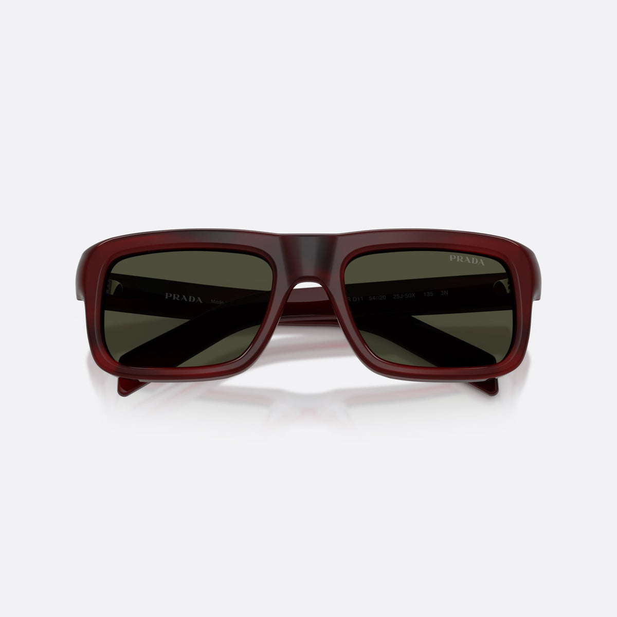 Ochelari de soare Prada PR D11S 25J50X, rectangulari roșu, pentru bărbați, punte simplă integrată, literele brandului pe brațe, cu brațele pliate