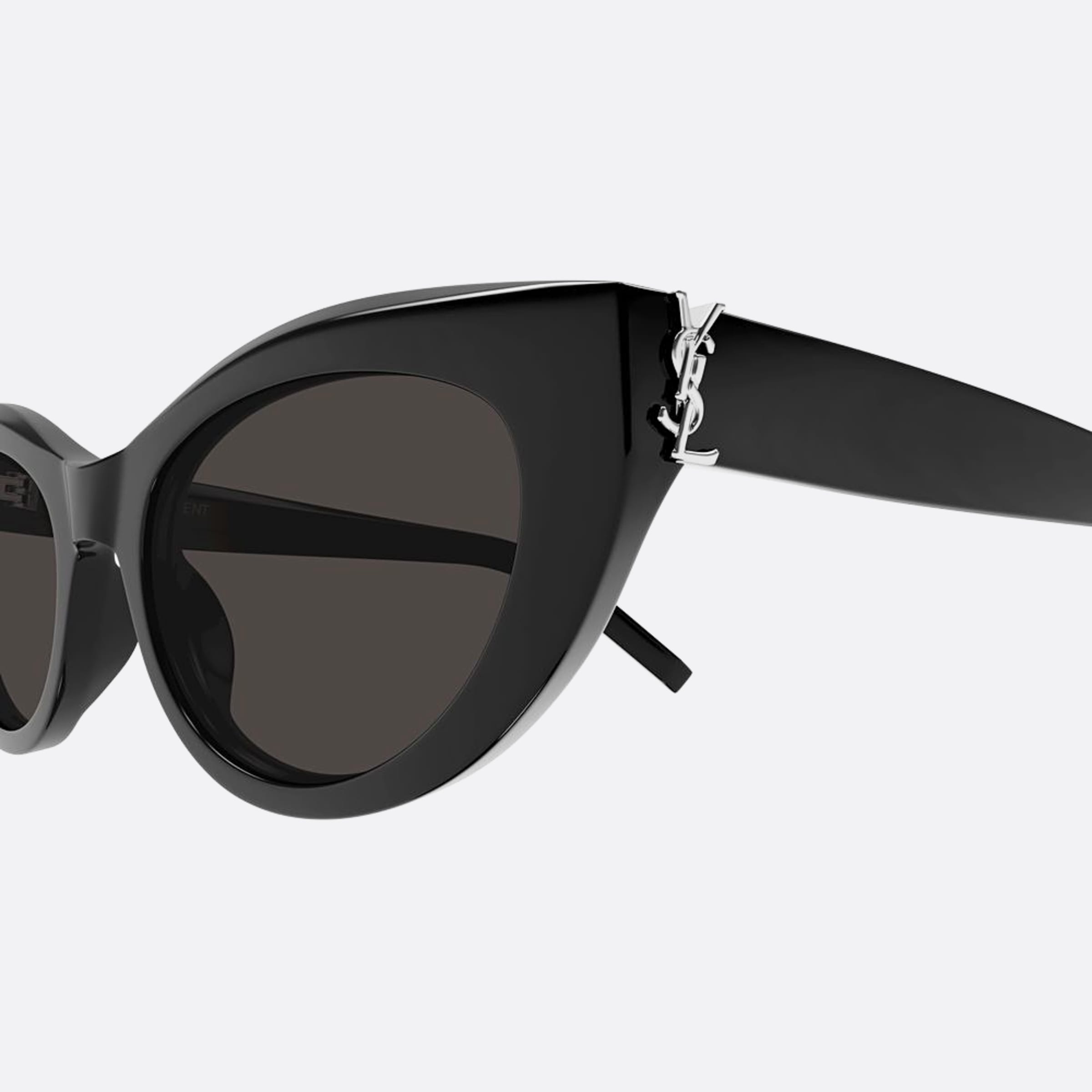 Saint 54mm Laurent M115 Black Geometric Woman Sunglasses - Detail View