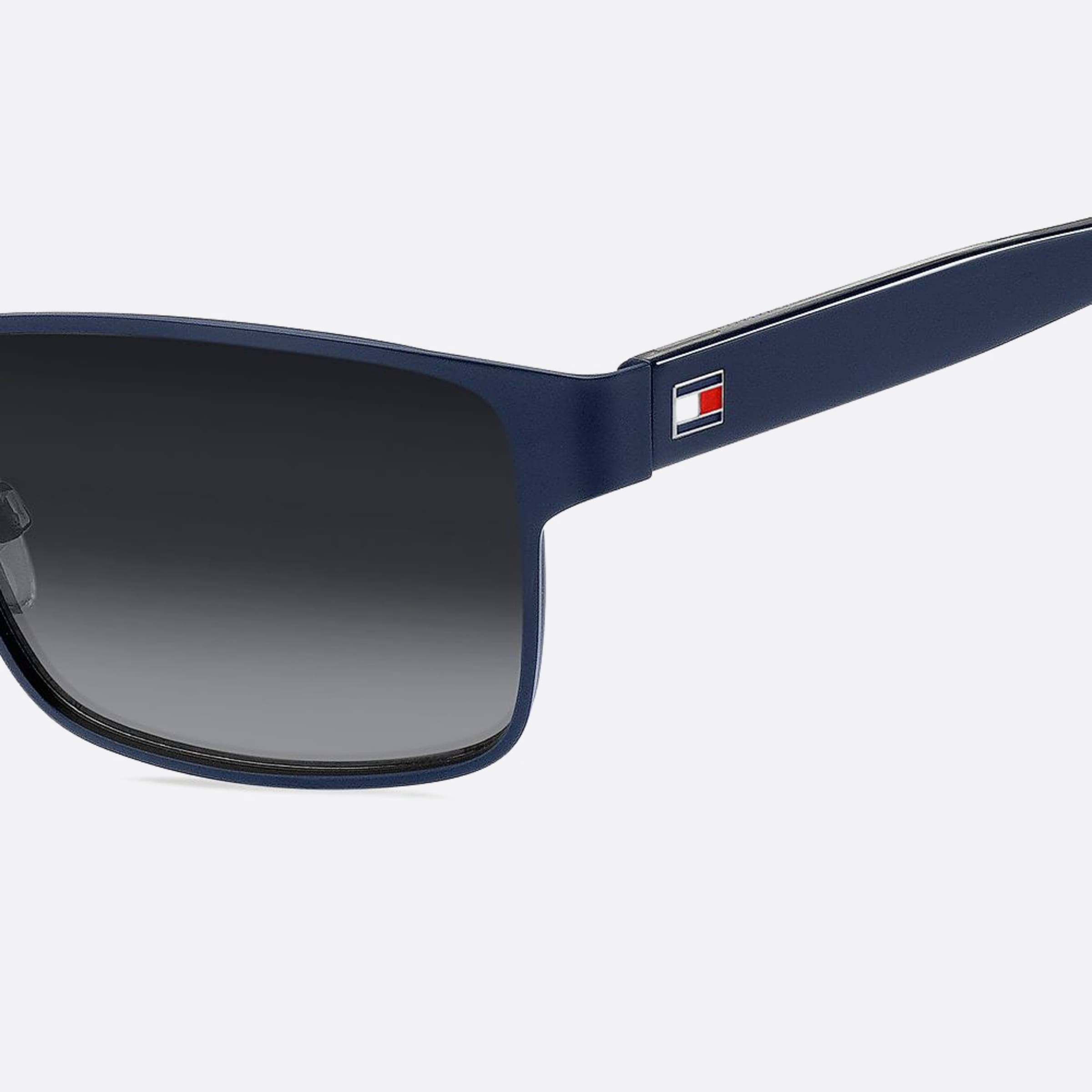 Tommy 57mm Hilfiger Fll Blue Geometric Men Sunglasses - Lifestyle Shot