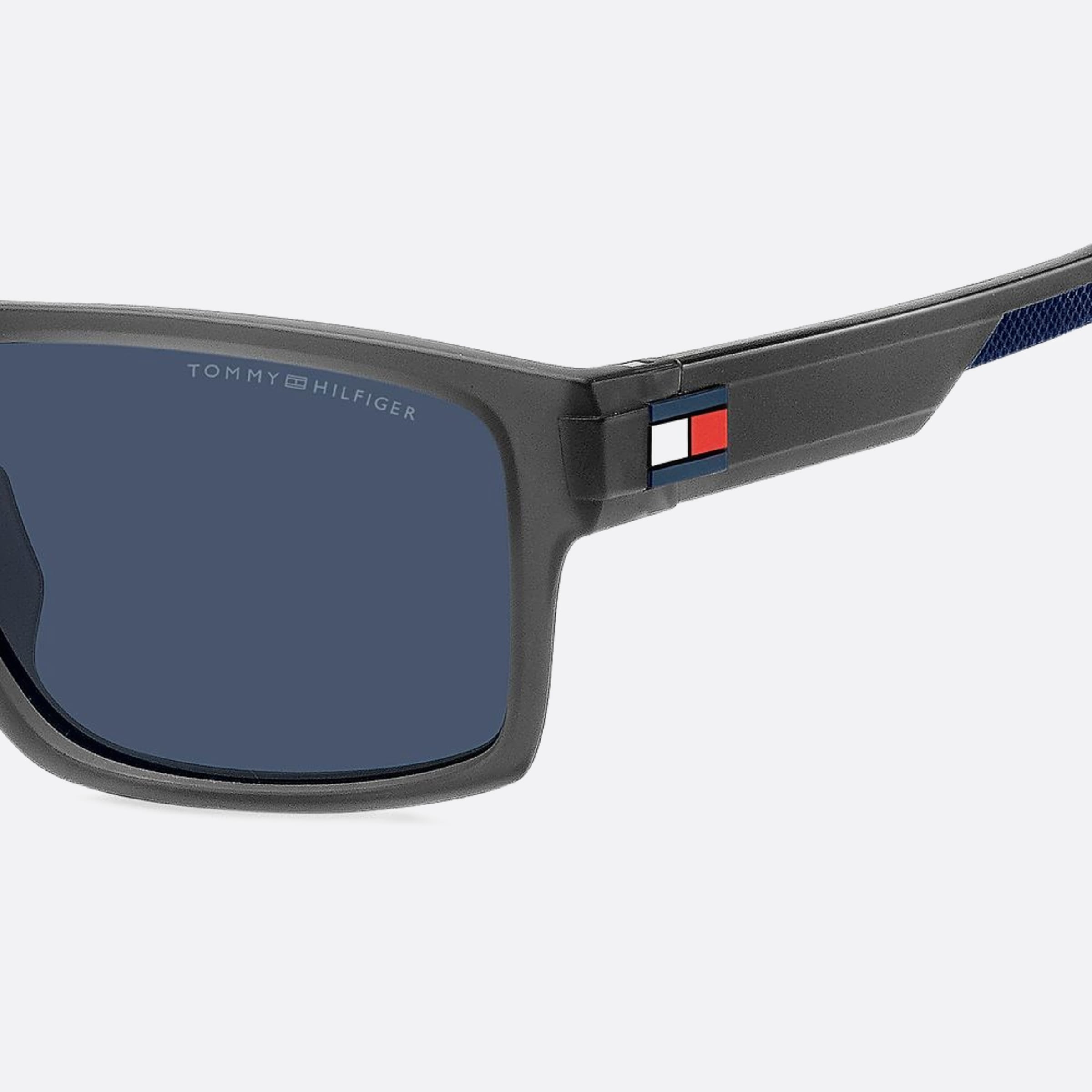 Tommy 55mm Hilfiger Fre Grey Squared Men Sunglasses - Lifestyle Shot