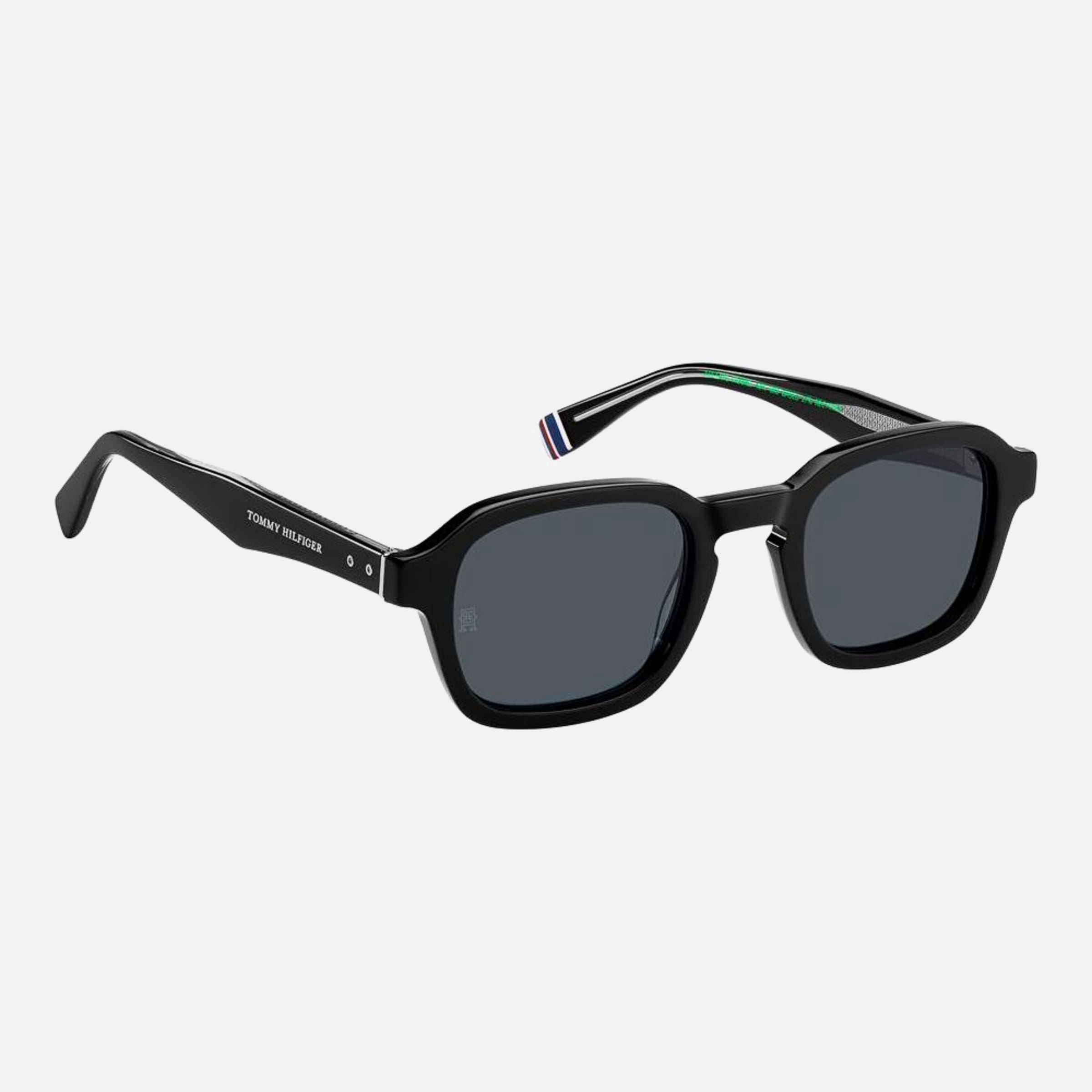 Tommy 49mm Hilfiger Black Squared Men Sunglasses - Lifestyle Shot