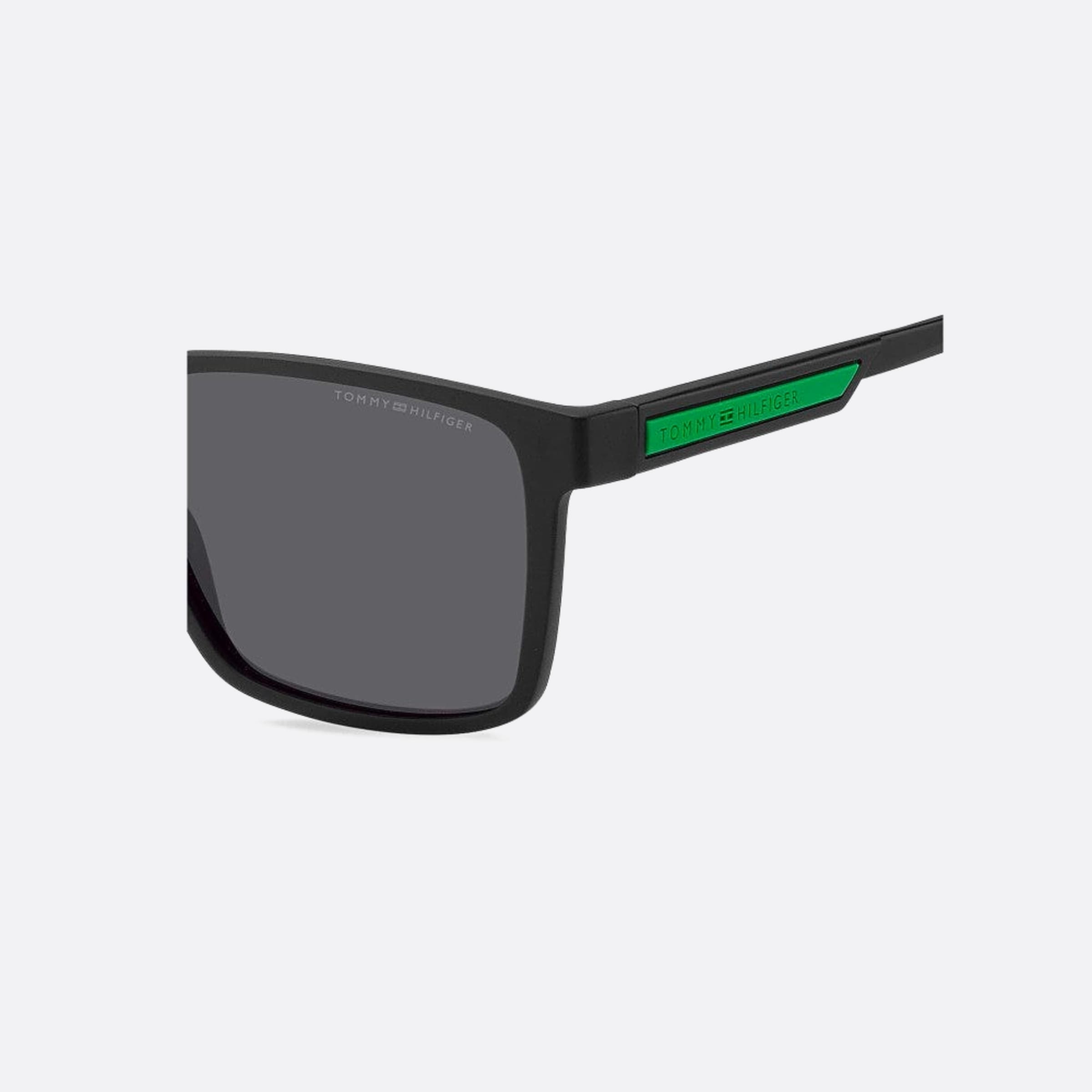Tommy 55mm Hilfiger Black Squared Men Sunglasses - Lifestyle Shot