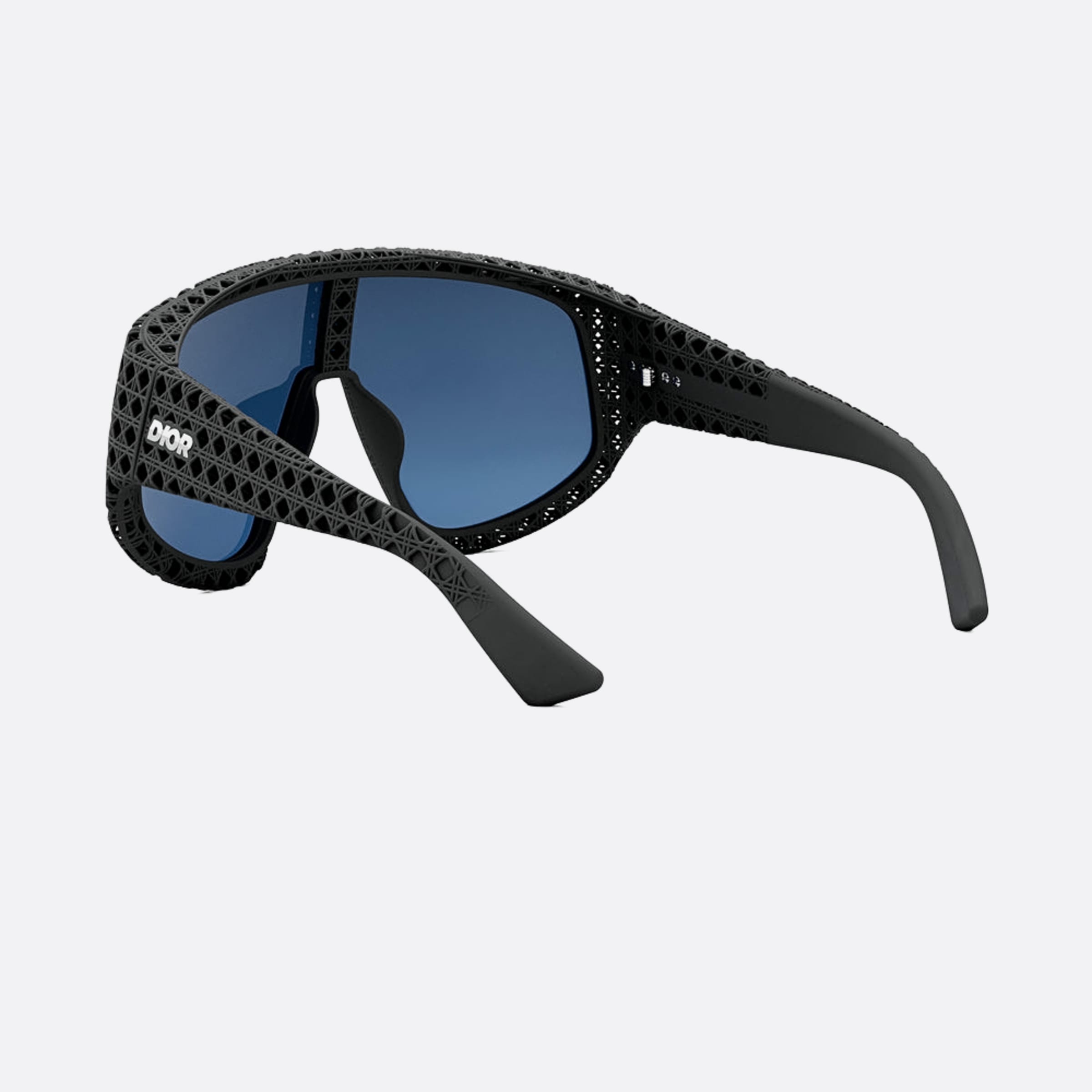 Dior Dior3d M1u 11b0 Black Shield Men Sunglasses - Lifestyle Shot