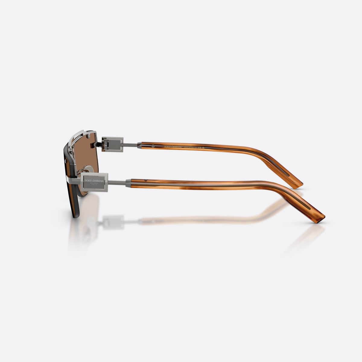 Ochelari de soare Dolce & Gabbana DG2335 133573, rectangulari maro, pentru bărbați, punte dublă din metal, literele brandului pe brațe, vedere laterală