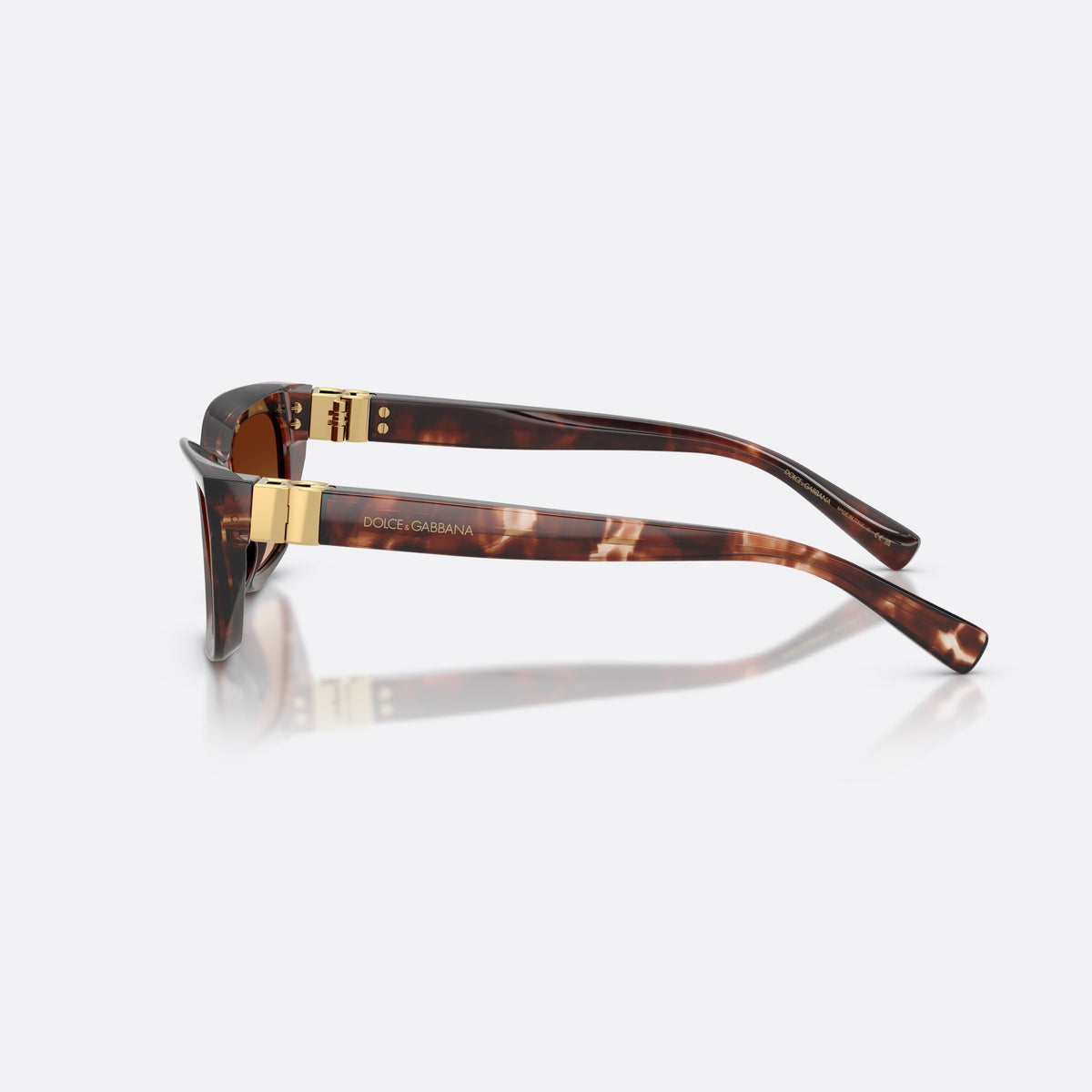 Dolce & Gabbana DG4532 322274 sunglasses, red cat eye frame for women, plain bridge, brand lettering on temples, full-rim frame, side view