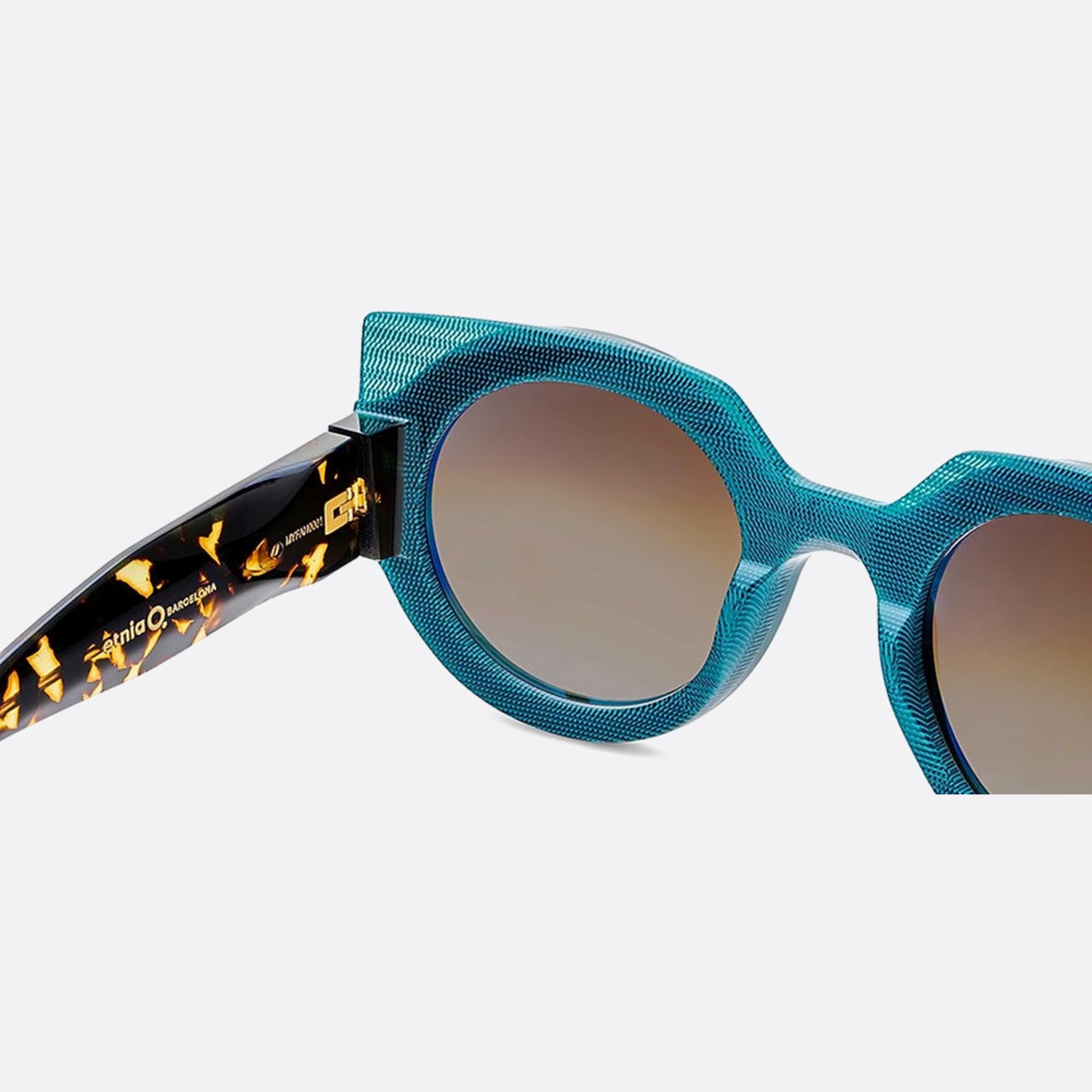 Etnia 47mm Barcelona Izzi Tqhv Blue Round Unisex Sunglasses - Detail View