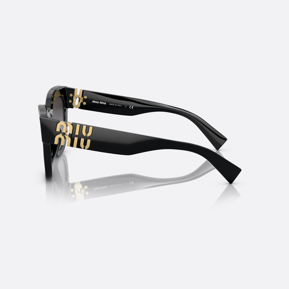 Miu Miu MU 01YS 1AB-5D1 sunglasses, black square frame for women, plain bridge, integrated frame, brand lettering on temples, side view