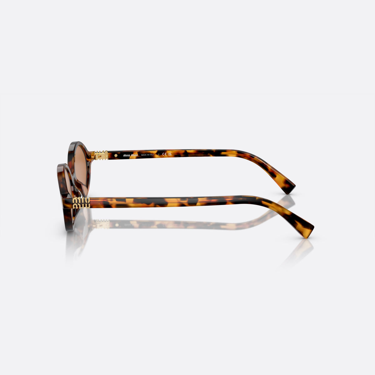 Ochelari de soare Miu Miu SMU 04ZS 19P2Z1, ovali havana, pentru femei, punte integrată simplă, literele brandului pe brațe, vedere laterală