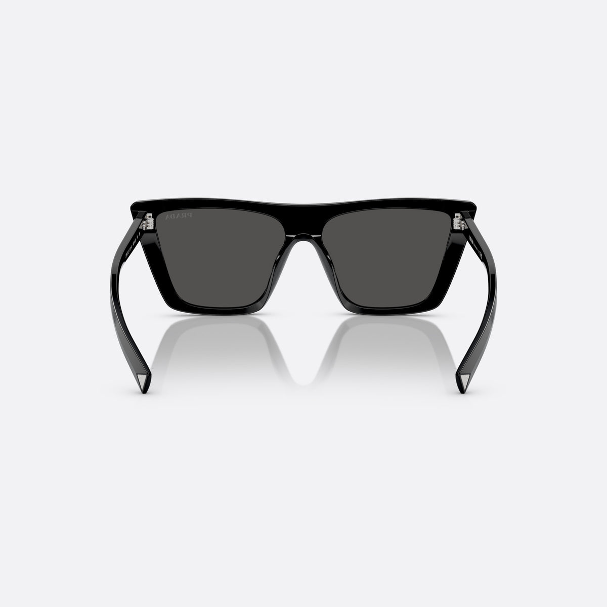 Ochelari de soare Prada PR 21ZS 1AB-5S0, fluture negru, pentru femei, punte dublă simplă, literele brandului pe brațe, vedere din spate