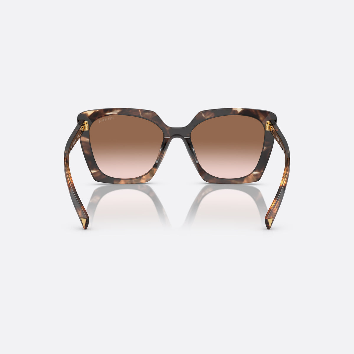 Ochelari de soare Prada PR 23ZS 07R-0A6 A, patrati țestoasă, pentru femei, punte integrată simplă, literele brandului pe braț, vedere din spate