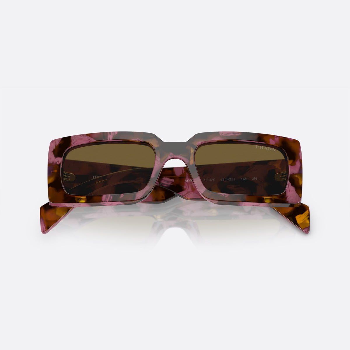 Ochelari de soare Prada PR A07S 18N-01T M, pillow violet, pentru femei, punte simplă, literele brandului pe brațe, brațe late, cu brațele pliate
