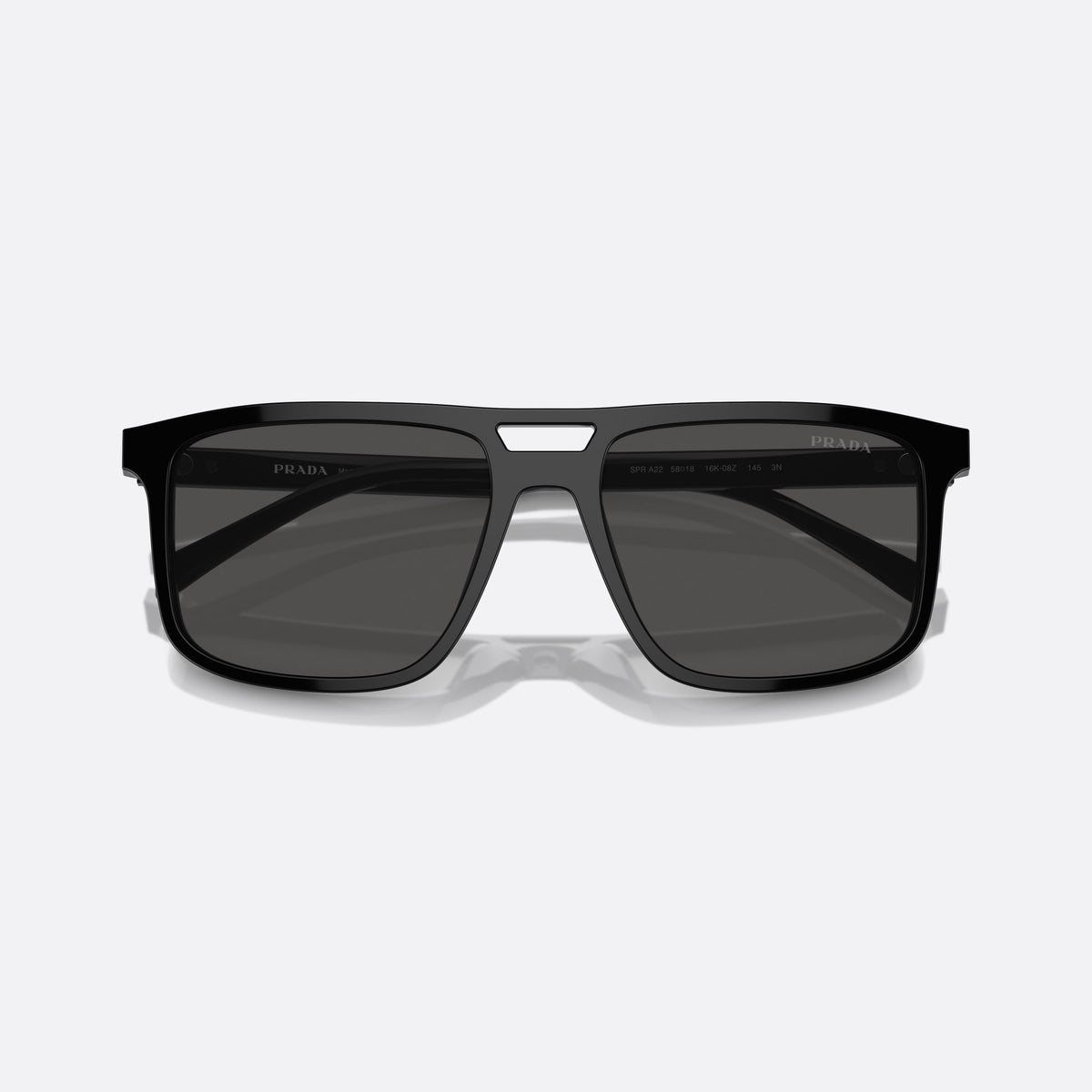 Ochelari de soare Prada PR A22S A22S, rectangulari negru, pentru bărbați, punte keyhole, litere ale brandului pe brațe, ramă completă, cu brațele pliate