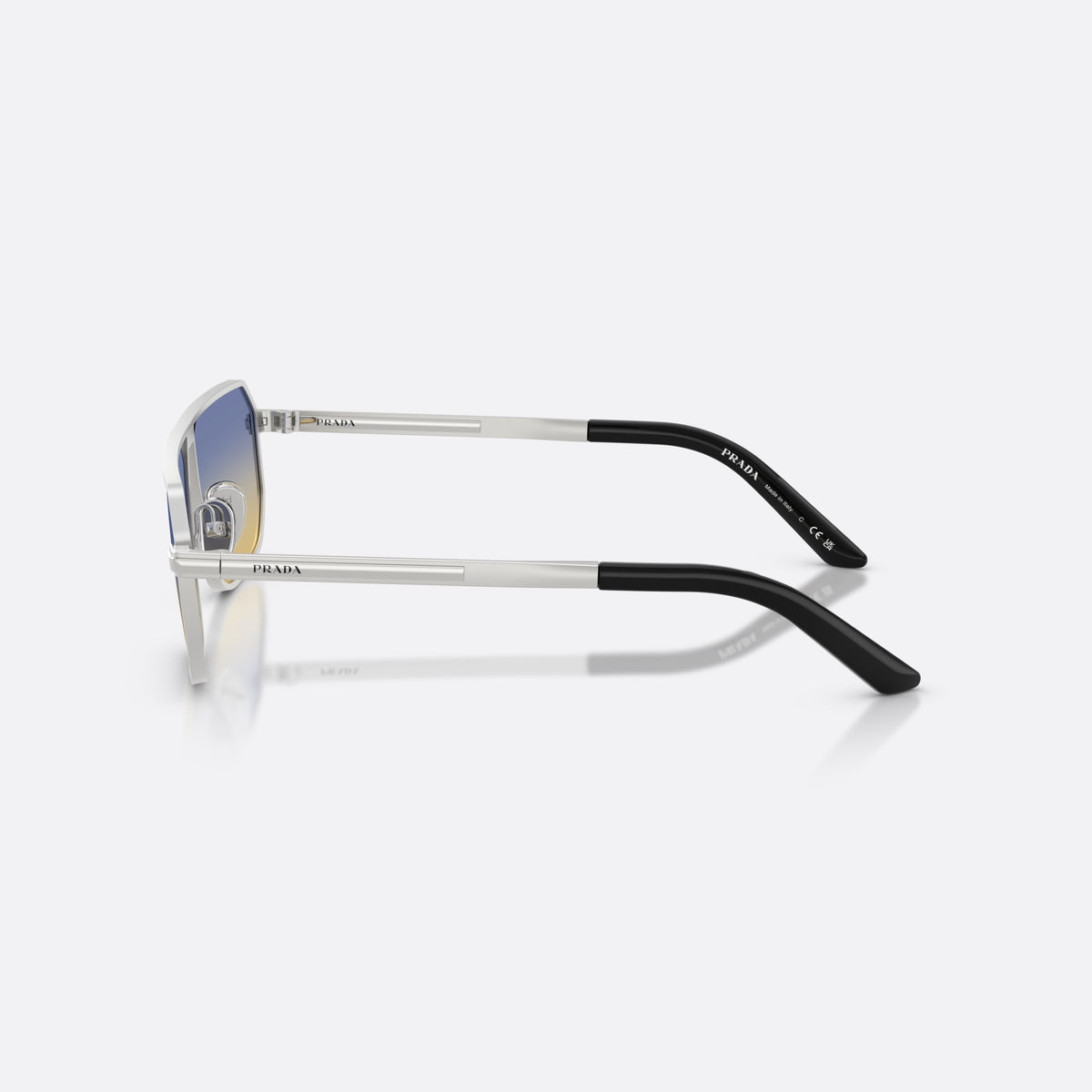 Ochelari de soare Prada PR A53S 27506Z, pillow argintiu, pentru bărbați, punte dublă cu bară metalică, logo al brandului pe lentilă, vedere laterală