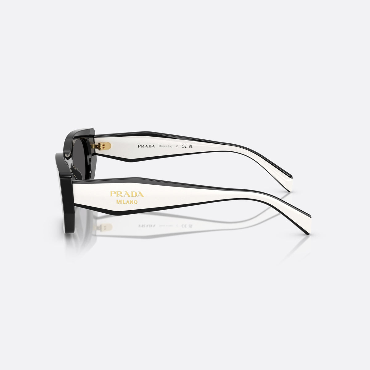 Prada PR B05S 09Q08Z BLGR sunglasses, black squared frame for women, plain bridge, brand lettering on temples, two-tone temples, side view