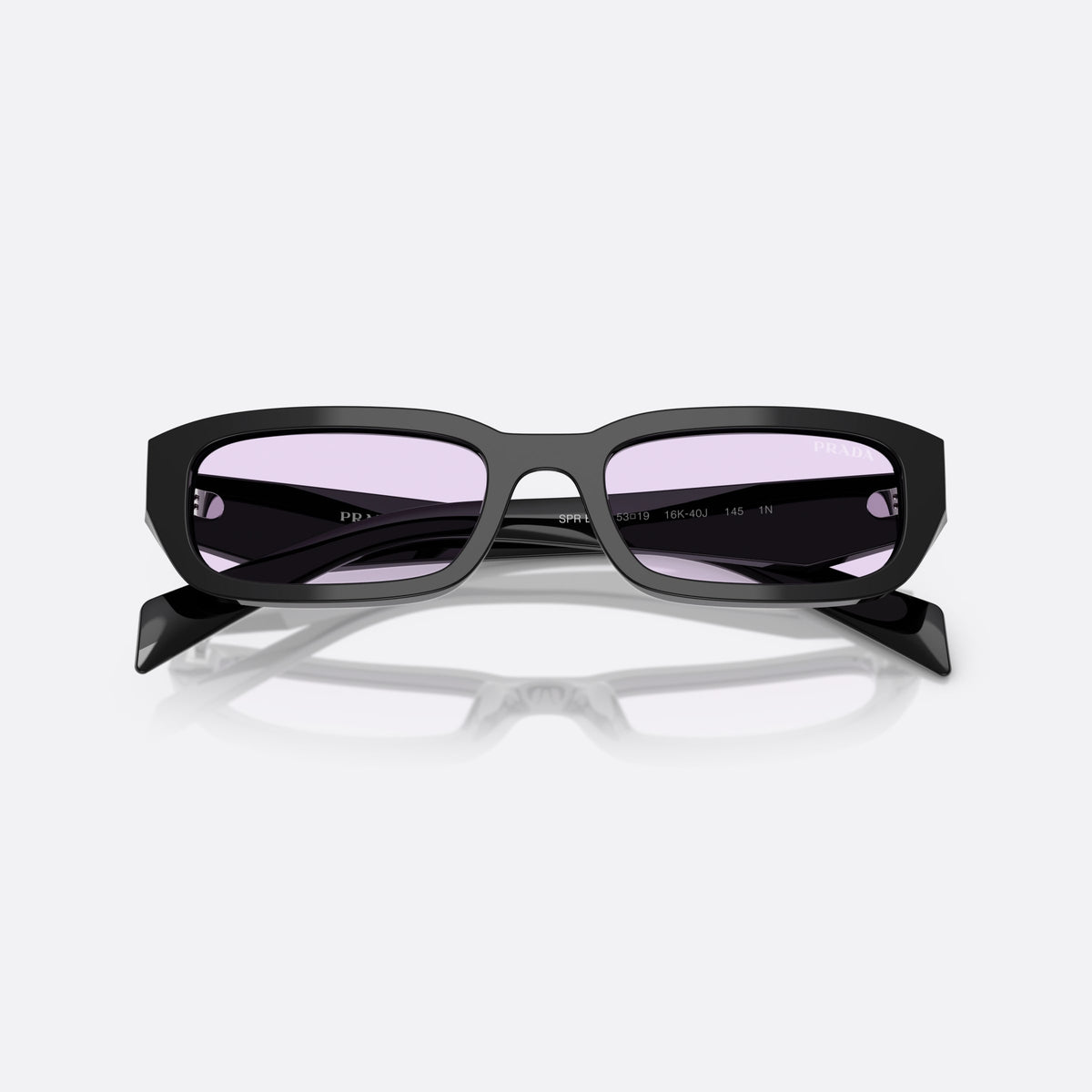 Ochelari de soare Prada PR B06S 16K40J BLVL, rectangulari negru, pentru femei, punte simplă, logo al brandului pe placa brațului, cu brațele pliate