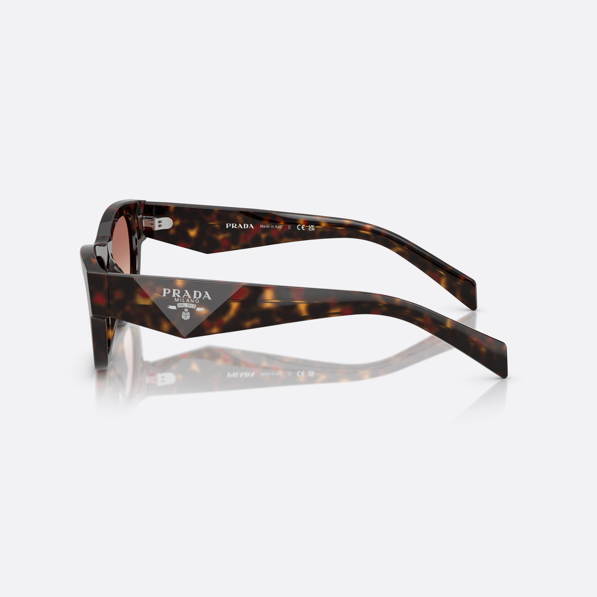Ochelari de soare Prada PR B09S 17N50L, fluture havana, pentru femei, punte simplă integrată, literele brandului pe brațe, vedere laterală