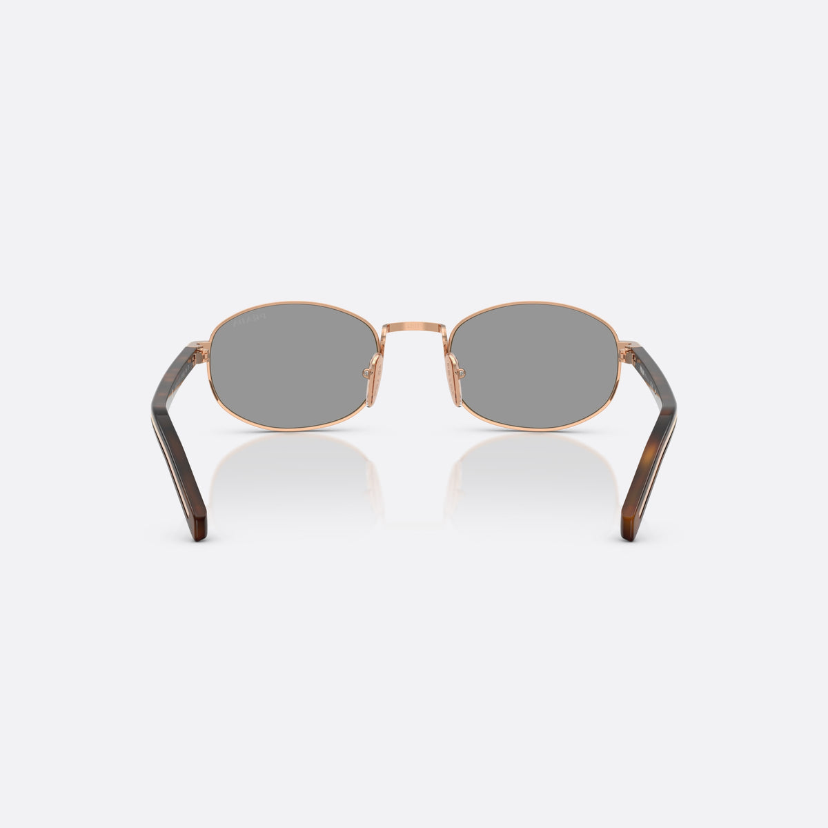 Ochelari de soare Prada PR B53S SVF50Q, ovali auriu, pentru femei, punte metalică simplă, litere ale brandului pe brațe, vedere din spate