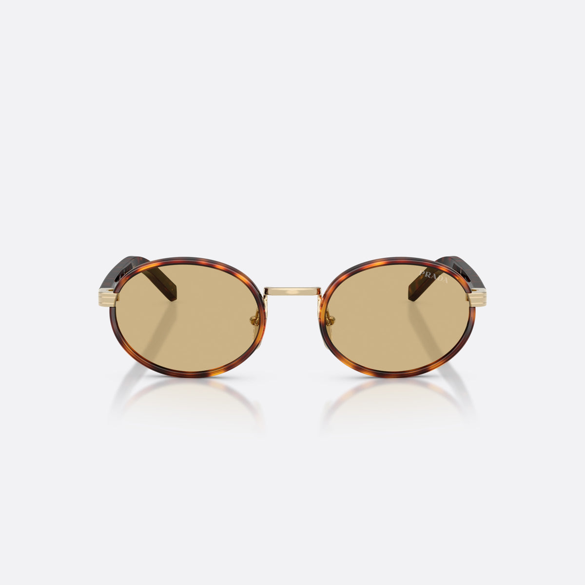 Ochelari de soare Prada PR B56S 21E10R, ovali havana, pentru femei, punte metalică simplă, literele brandului pe brațe, vedere din față