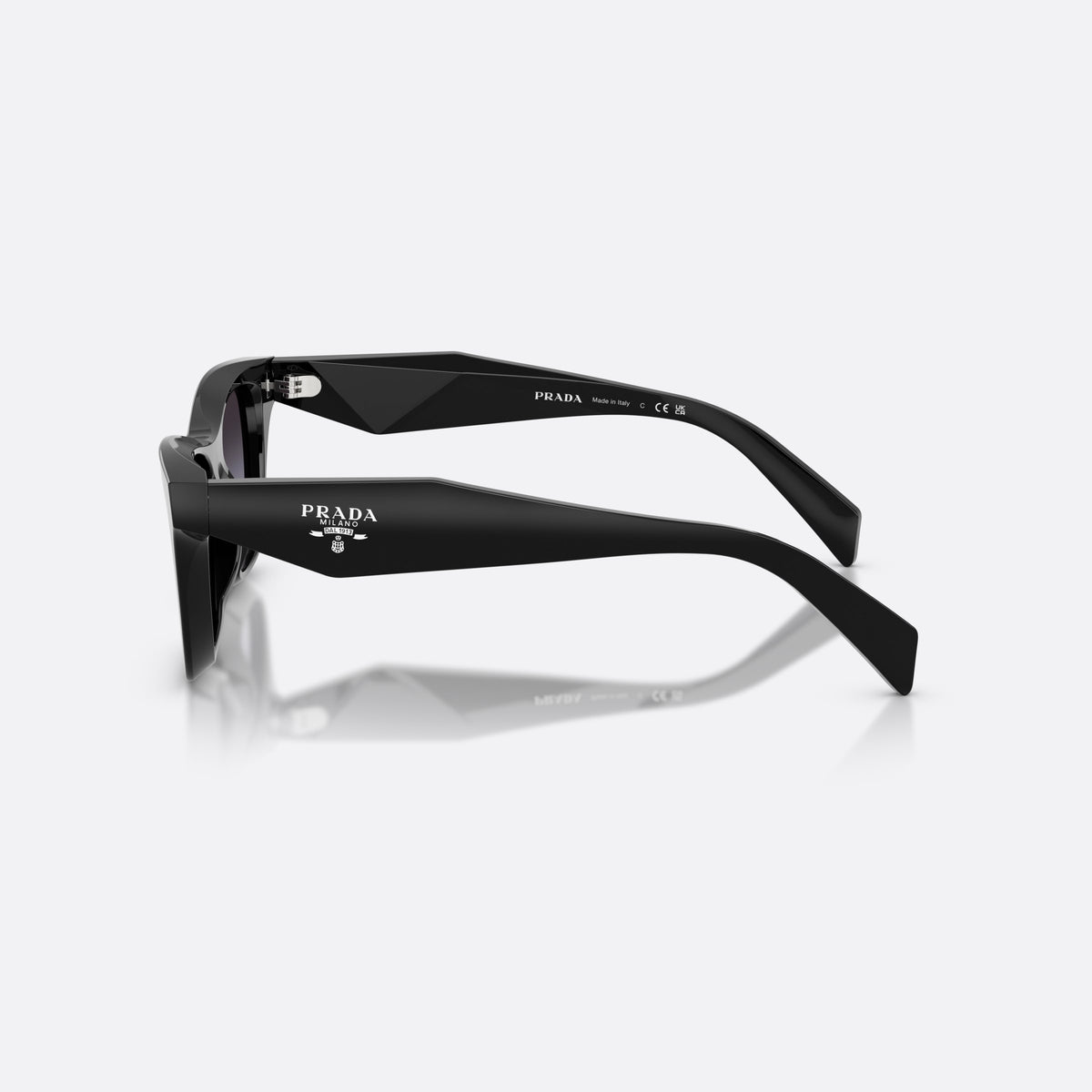 Ochelari de soare Prada PR C07S 16K90A, fluture negru, pentru femei, punte simplă, logo-ul brandului pe brațe, brațe late, conice, vedere laterală