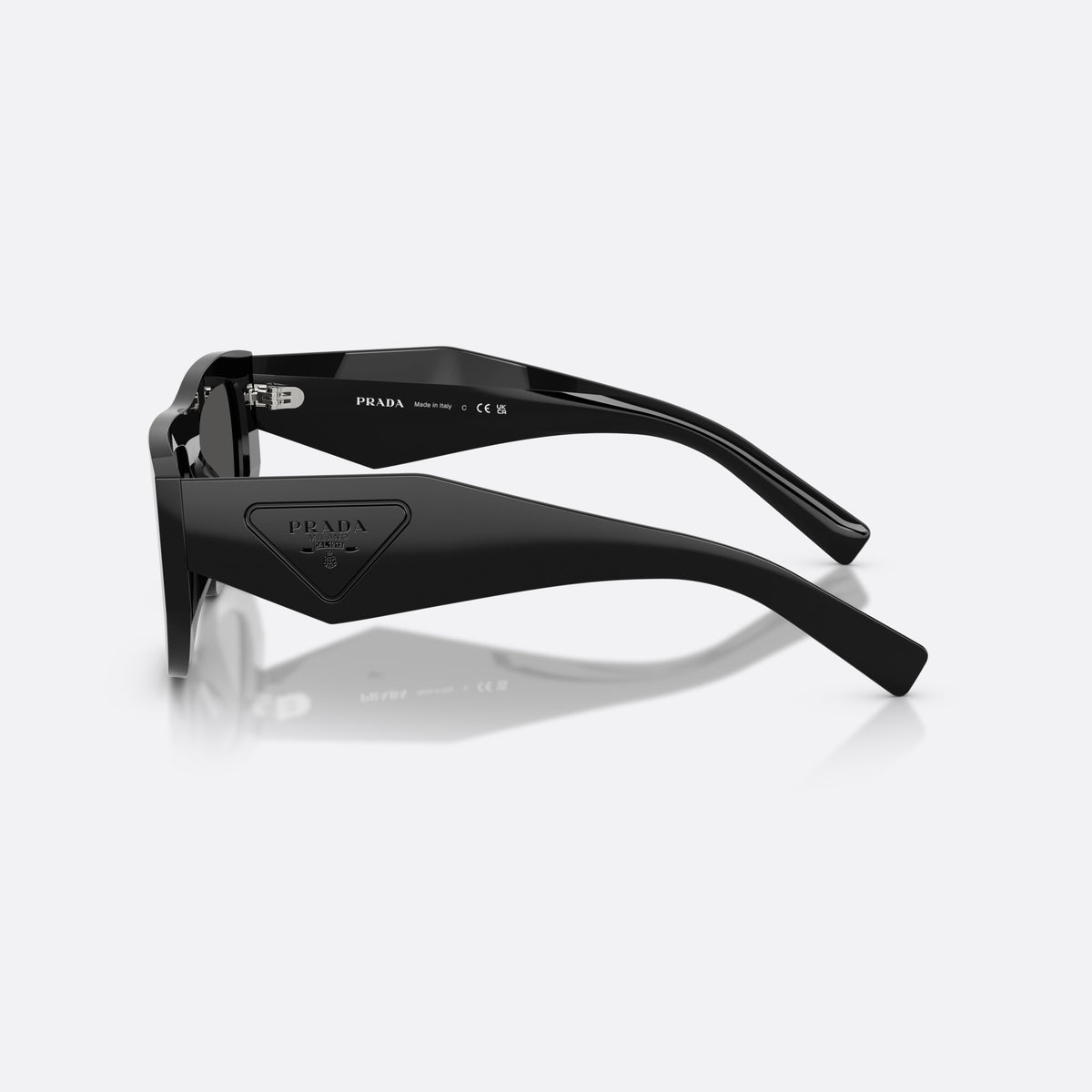 Prada PR D04SU 16K08Z sunglasses, black irregular frame for women, plain bridge, integrated into frame, full-rim thick frame, side view