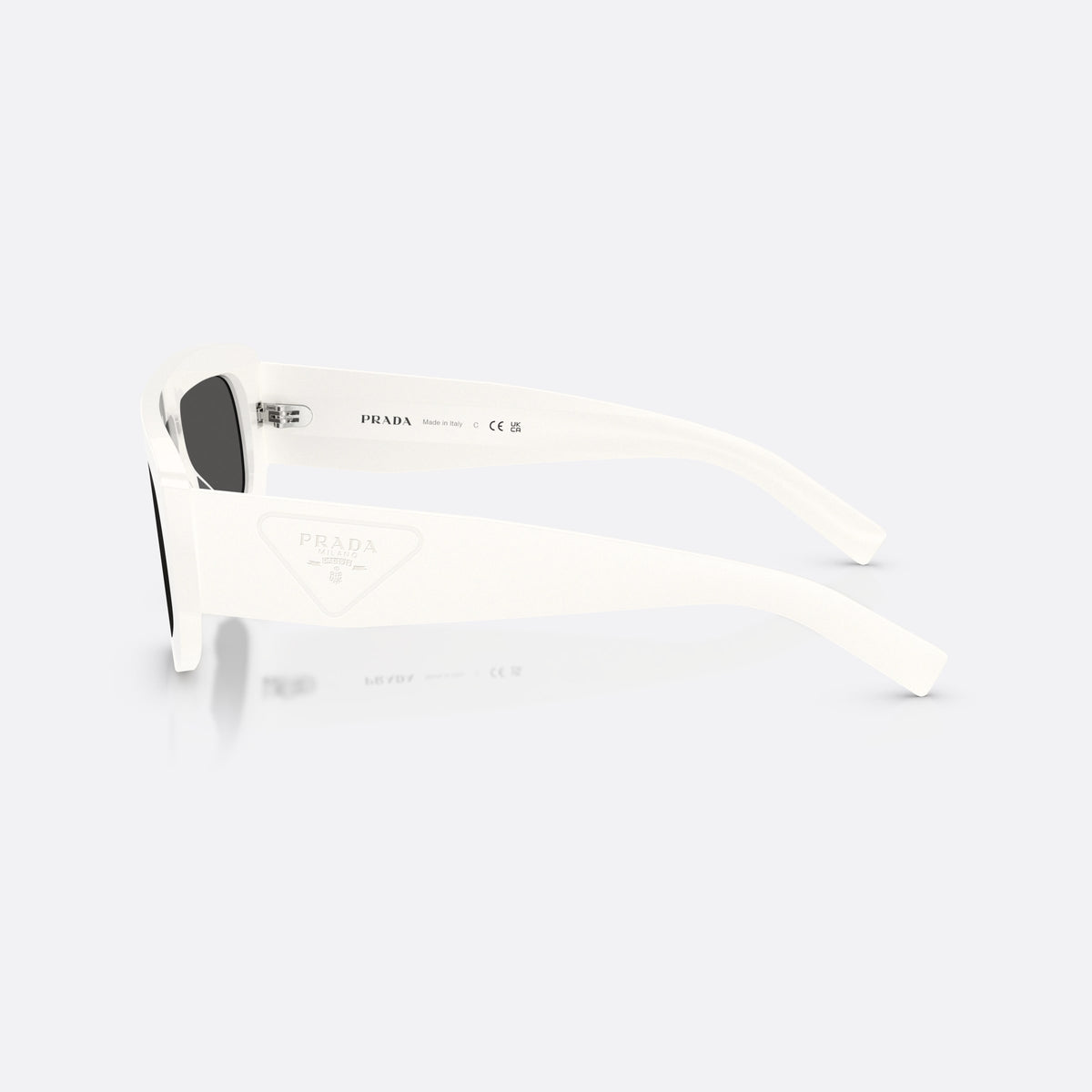 Ochelari de soare Prada PR D10S 17K08Z, neregulat alb, pentru bărbați, punte integrată, simplă, logo al brandului pe braț, vedere laterală