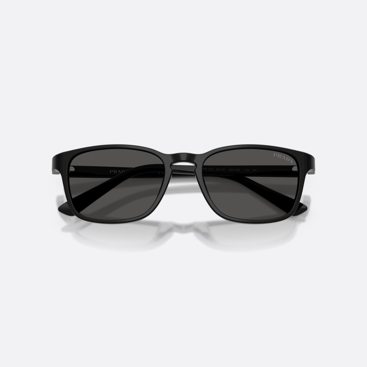 Ochelari de soare Prada PR D13SU 16K08Z, pillow negru, pentru bărbați, literele brandului pe brațe, brațe subțiri, conice, cu brațele pliate