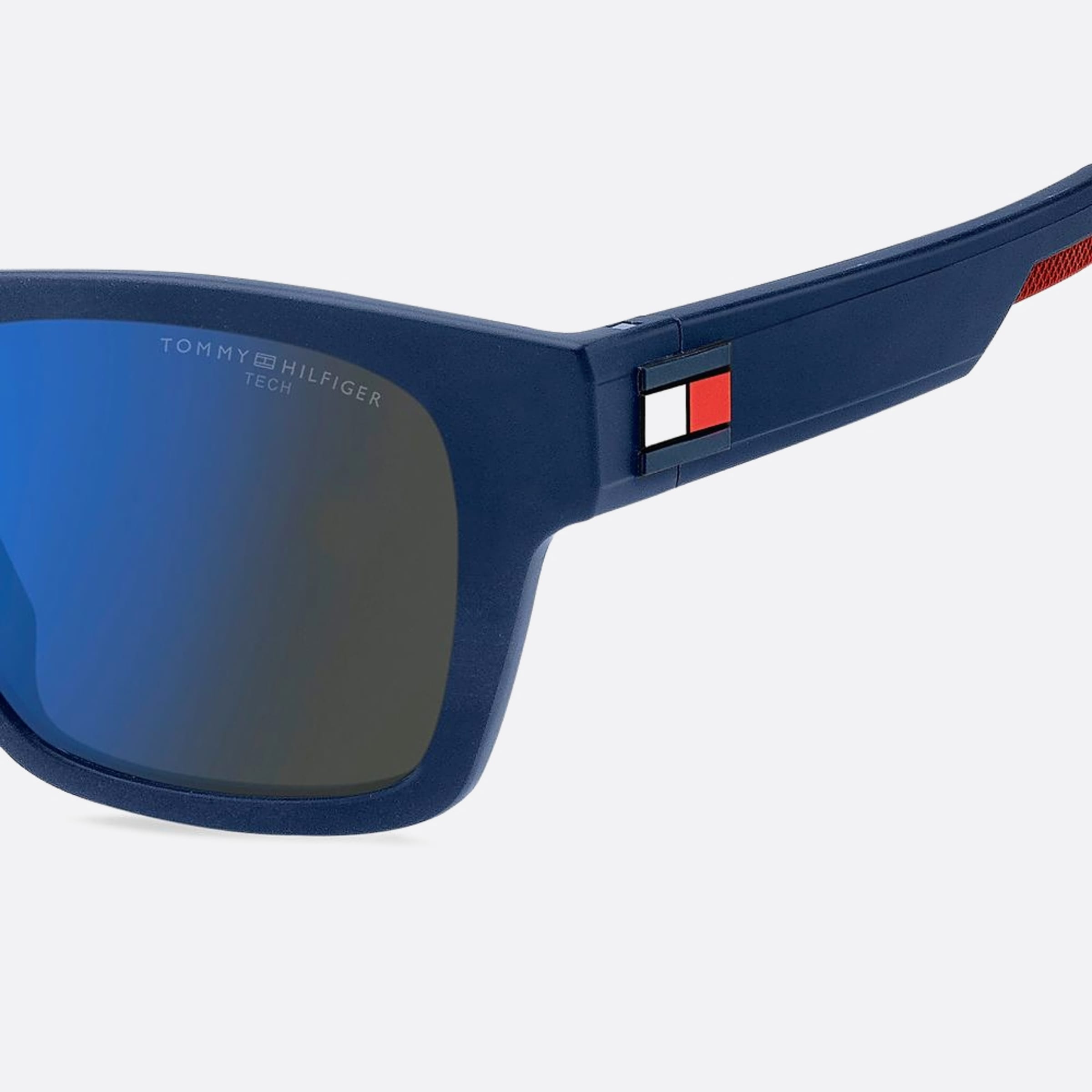 Tommy 51mm Hilfiger Fll Blue Squared Men Sunglasses - Lifestyle Shot
