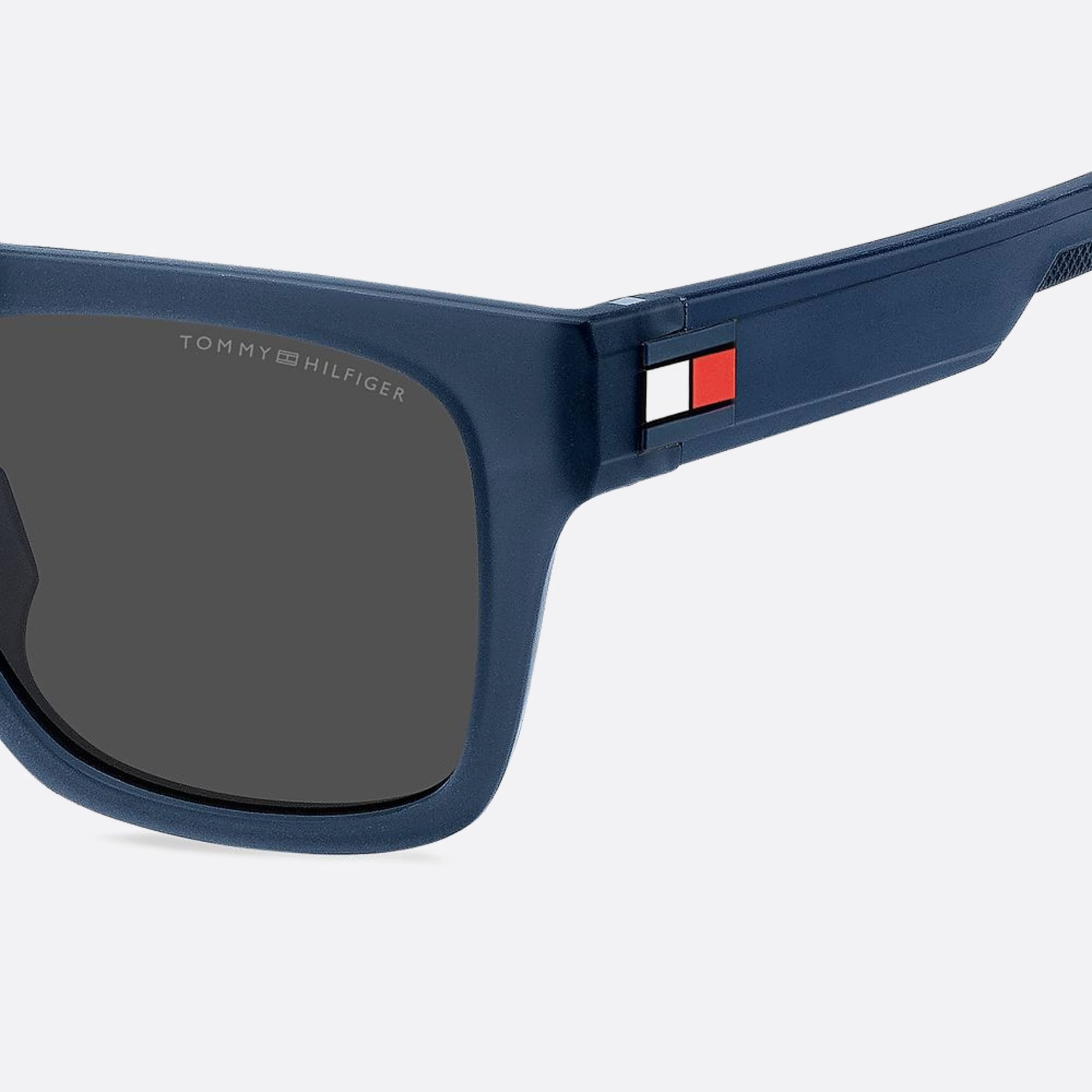 Tommy 52mm Hilfiger Fll Blue Squared Men Sunglasses - Lifestyle Shot