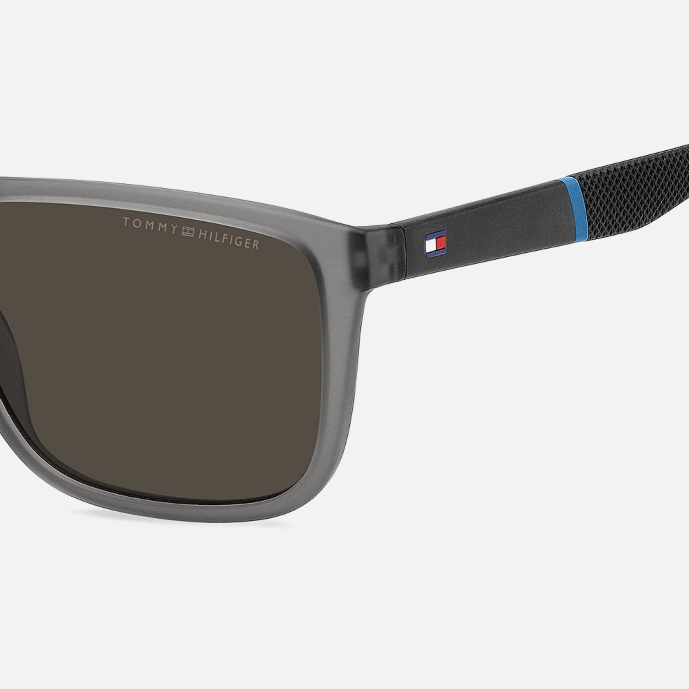 Tommy 56mm Hilfiger Riw Grey Squared Men Sunglasses - Detail View